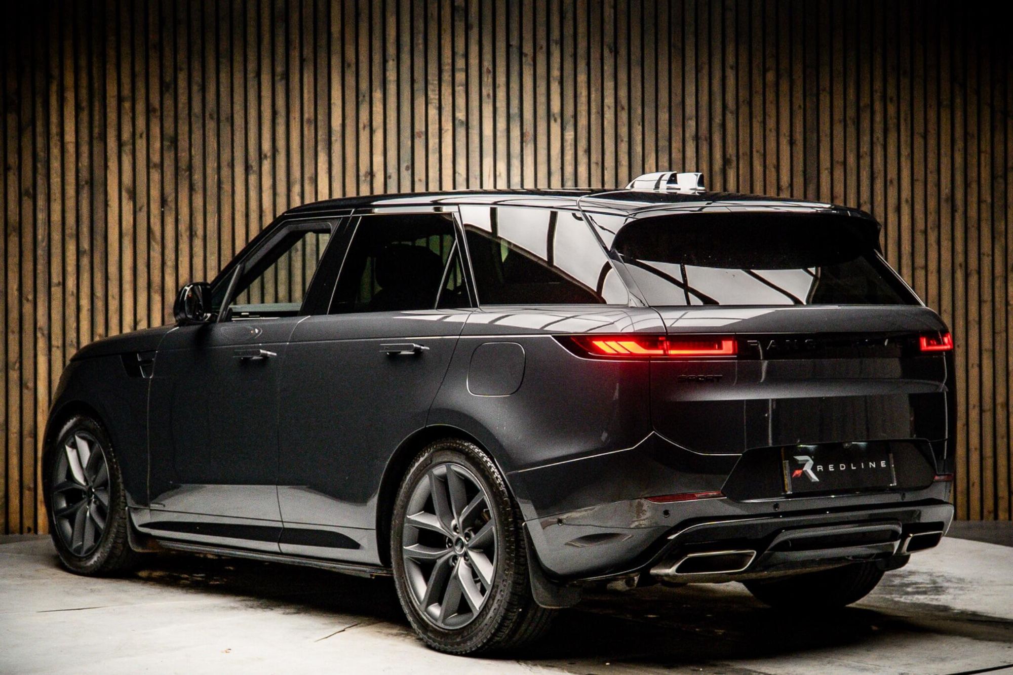 LAND ROVER RANGE ROVER SPORT ESTATE 3.0 P550e Autobiography 5dr Auto for sale UK - Slide 3