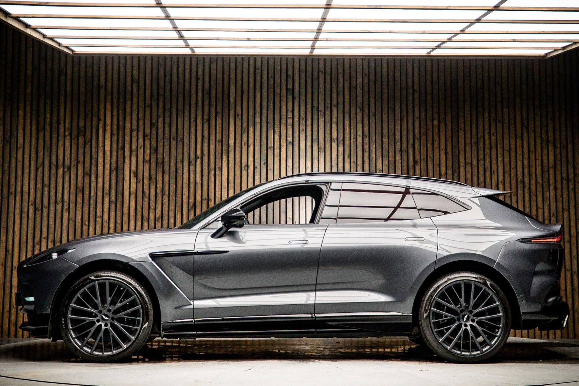 ASTON MARTIN DBX ESTATE V8 DBX707 5dr Touchtronic for sale UK - Slide 7