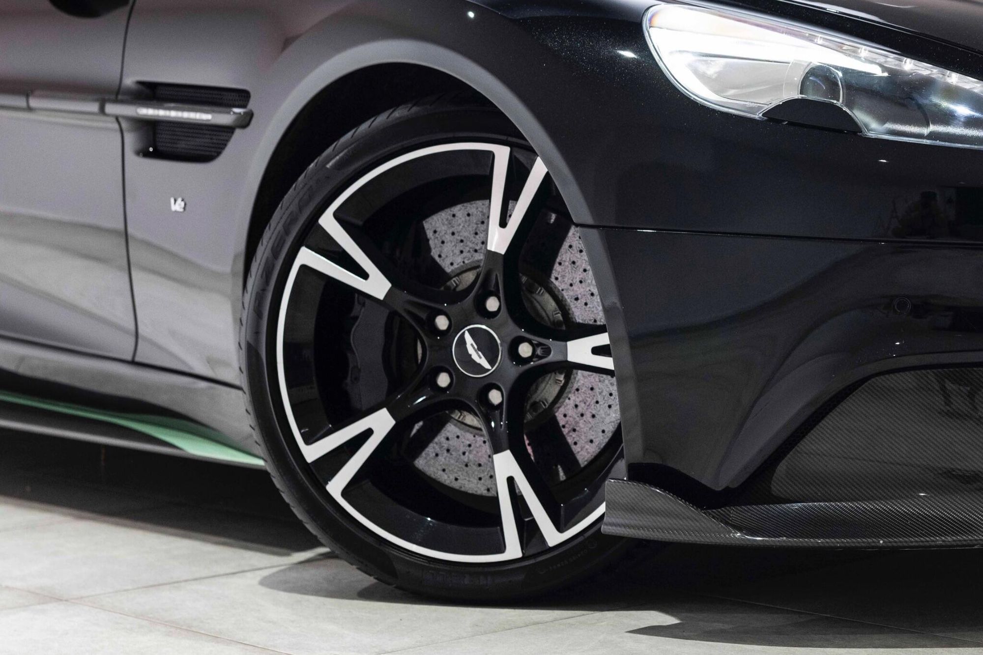 ASTON MARTIN VANQUISH COUPE V12 [595] S 2+0 2dr Touchtronic Auto for sale UK - Slide 4