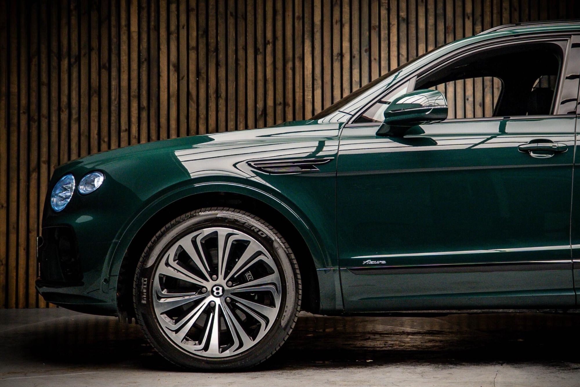 BENTLEY BENTAYGA ESTATE 4.0 V8 Azure 5dr Auto EWB for sale UK - Slide 9