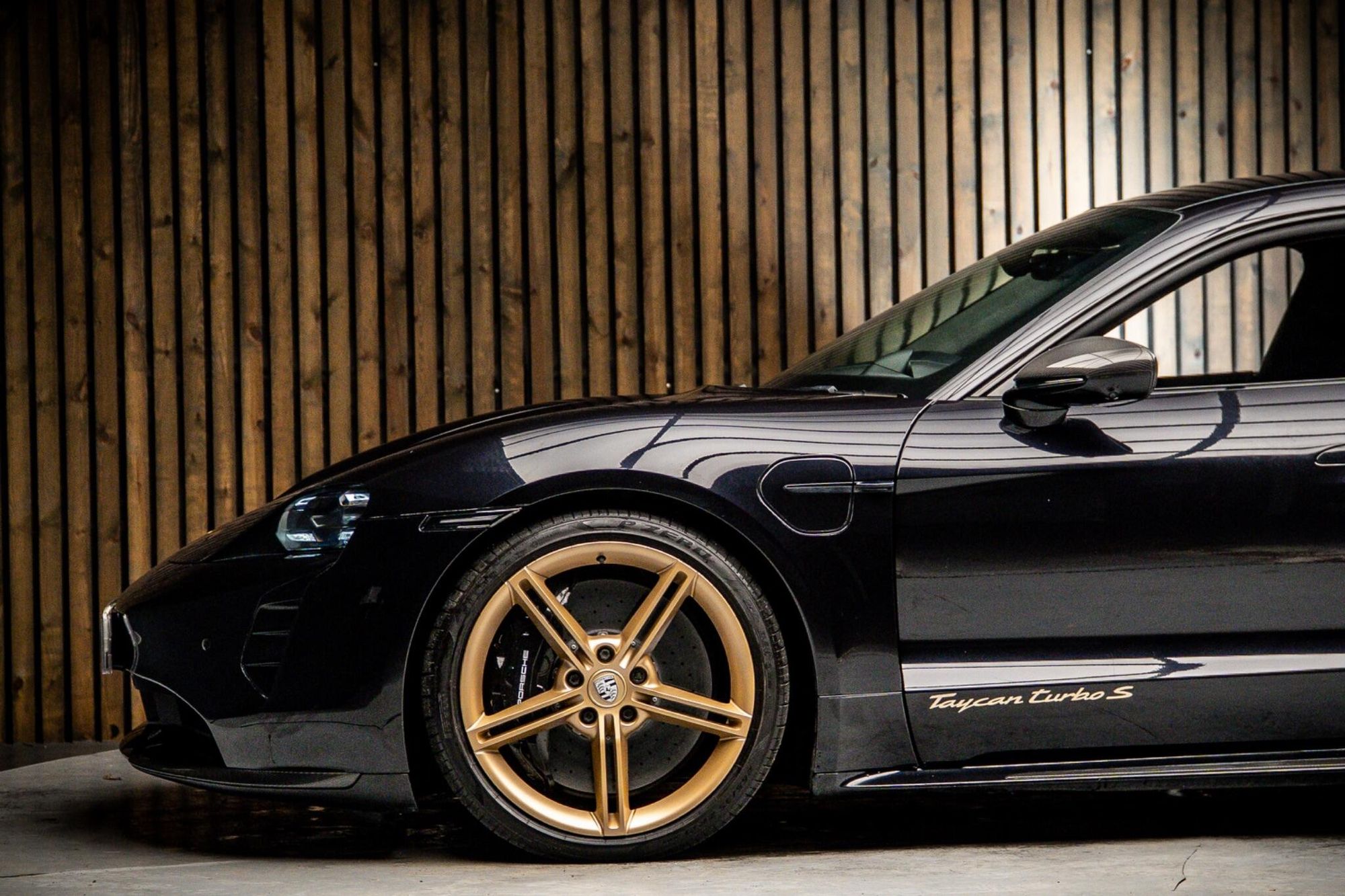 PORSCHE TAYCAN SALOON 560kW Turbo S 93kWh 4dr Auto for sale UK - Slide 9