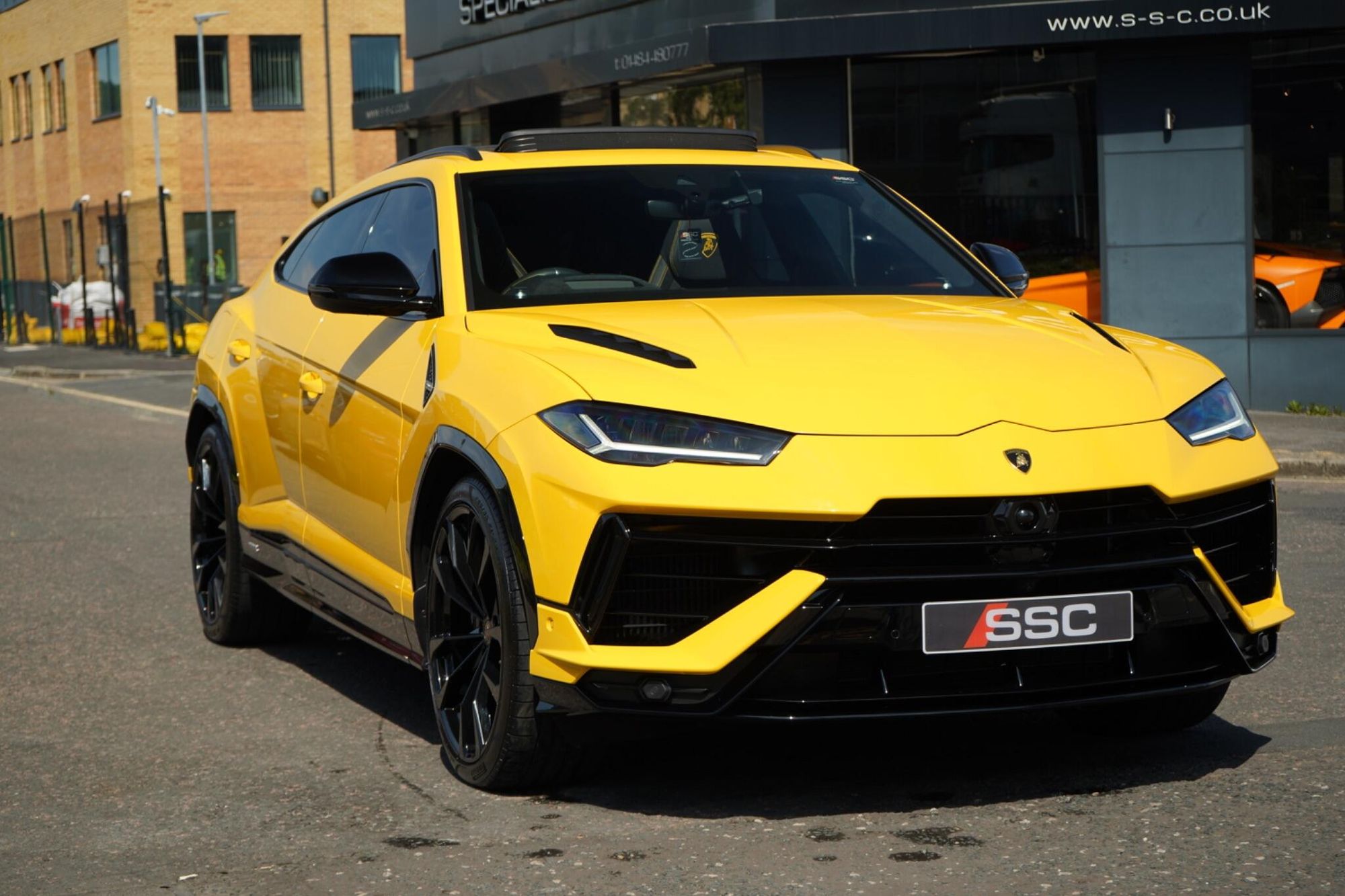 LAMBORGHINI URUS ESTATE 4.0T FSI V8 S 5dr Auto for sale UK - Slide 5