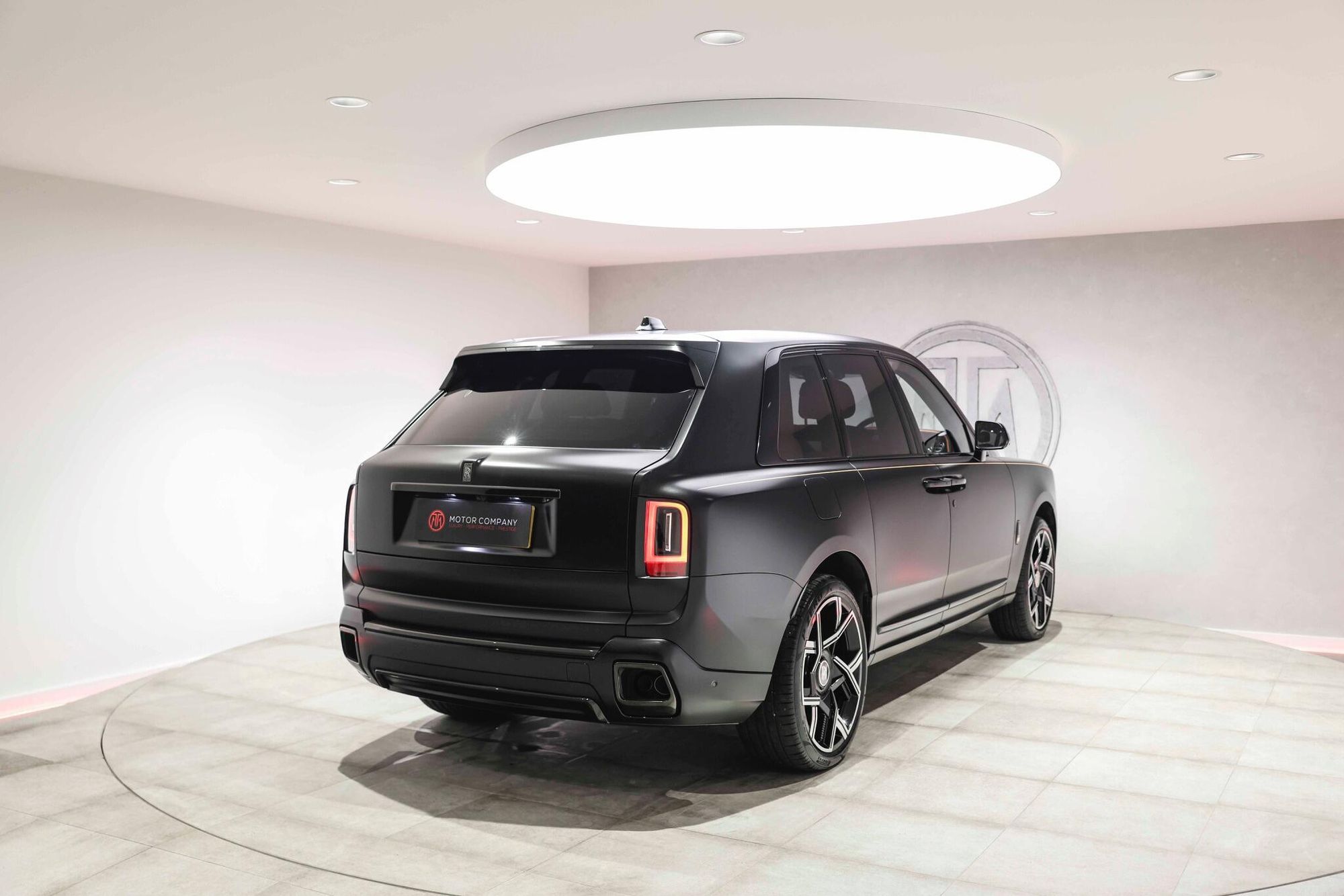 ROLLS-ROYCE CULLINAN ESTATE II Black Badge 5dr Auto for sale UK - Slide 8