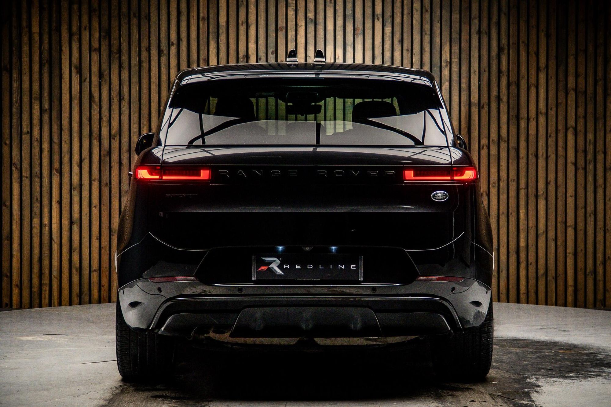 LAND ROVER RANGE ROVER SPORT DIESEL ESTATE 3.0 D350 First Edition 5dr Auto for sale UK - Slide 6