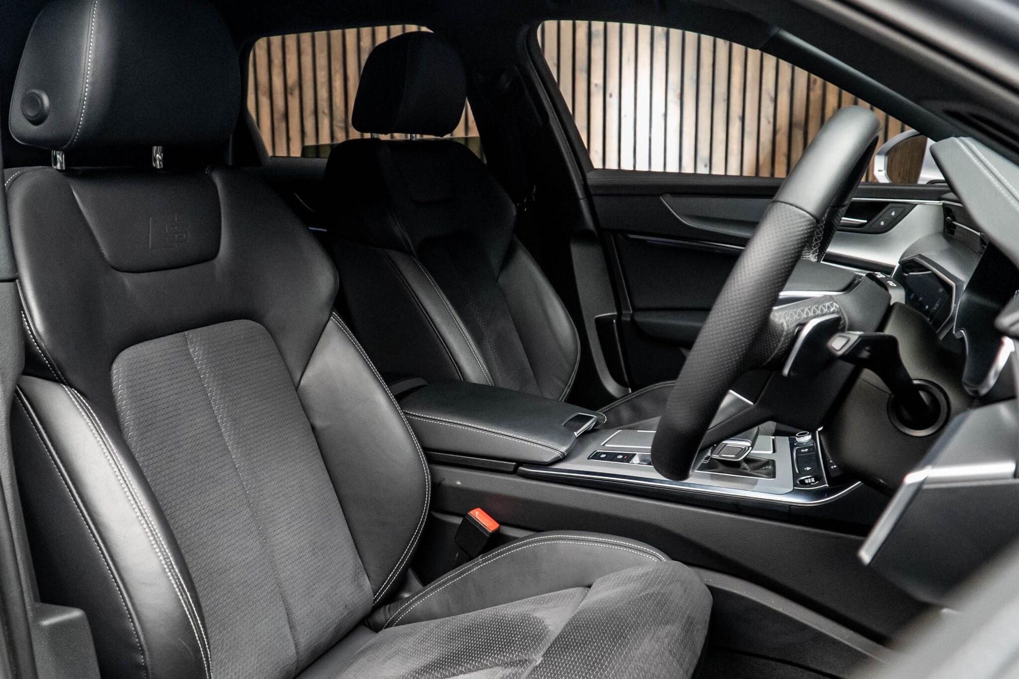 AUDI A6 DIESEL AVANT 40 TDI Quattro S Line 5dr S Tronic for sale UK - Slide 2