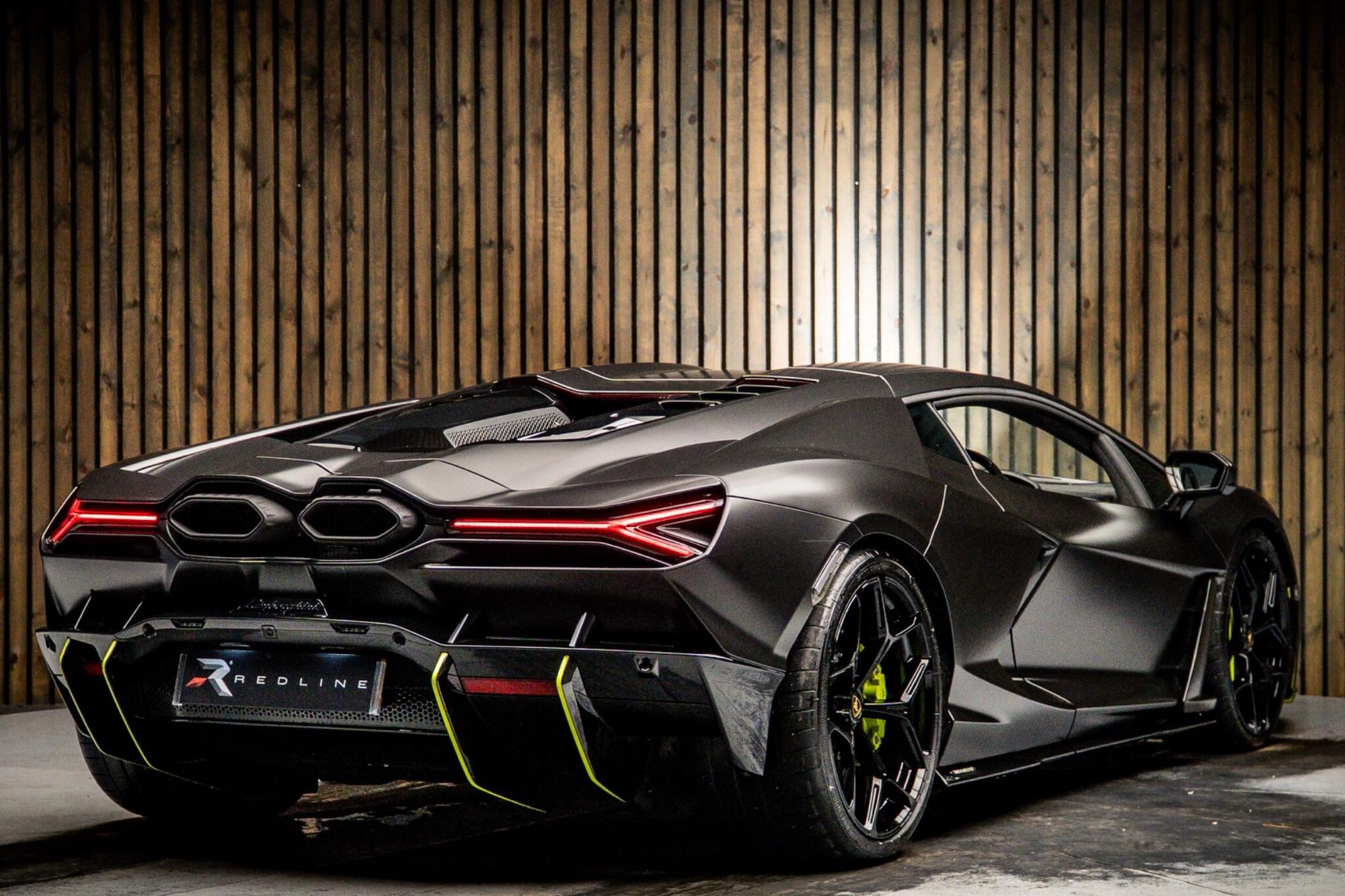 LAMBORGHINI REVUELTO COUPE 6.5 V12 1015 PHEV 2dr DCT for sale UK - Slide 4