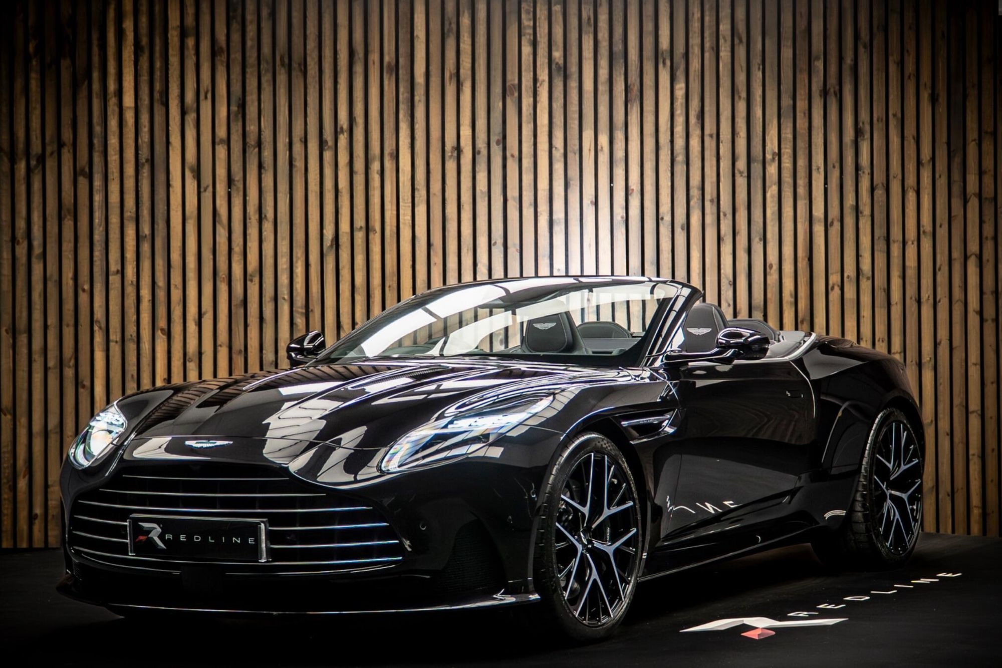 ASTON MARTIN DB12 CONVERTIBLE V8 Volante 2dr Auto for sale UK - Slide 8