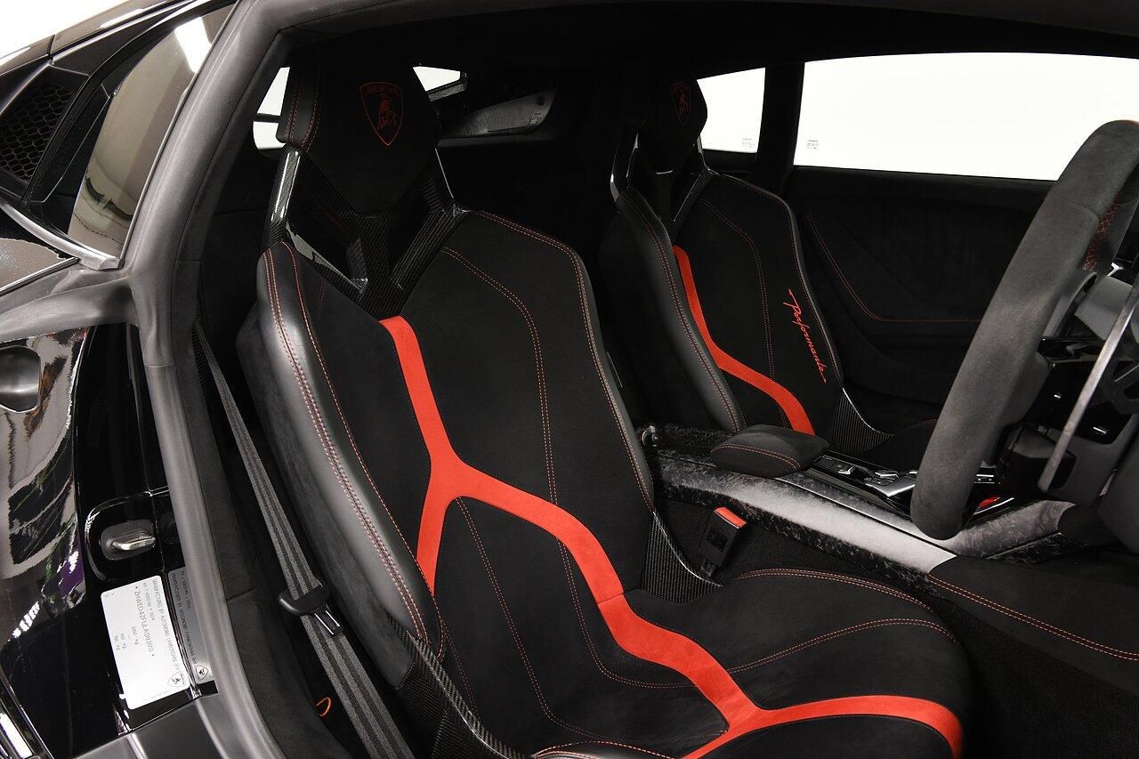 LAMBORGHINI HURACAN COUPE LP 640-4 Performante 2dr LDF for sale UK - Slide 8