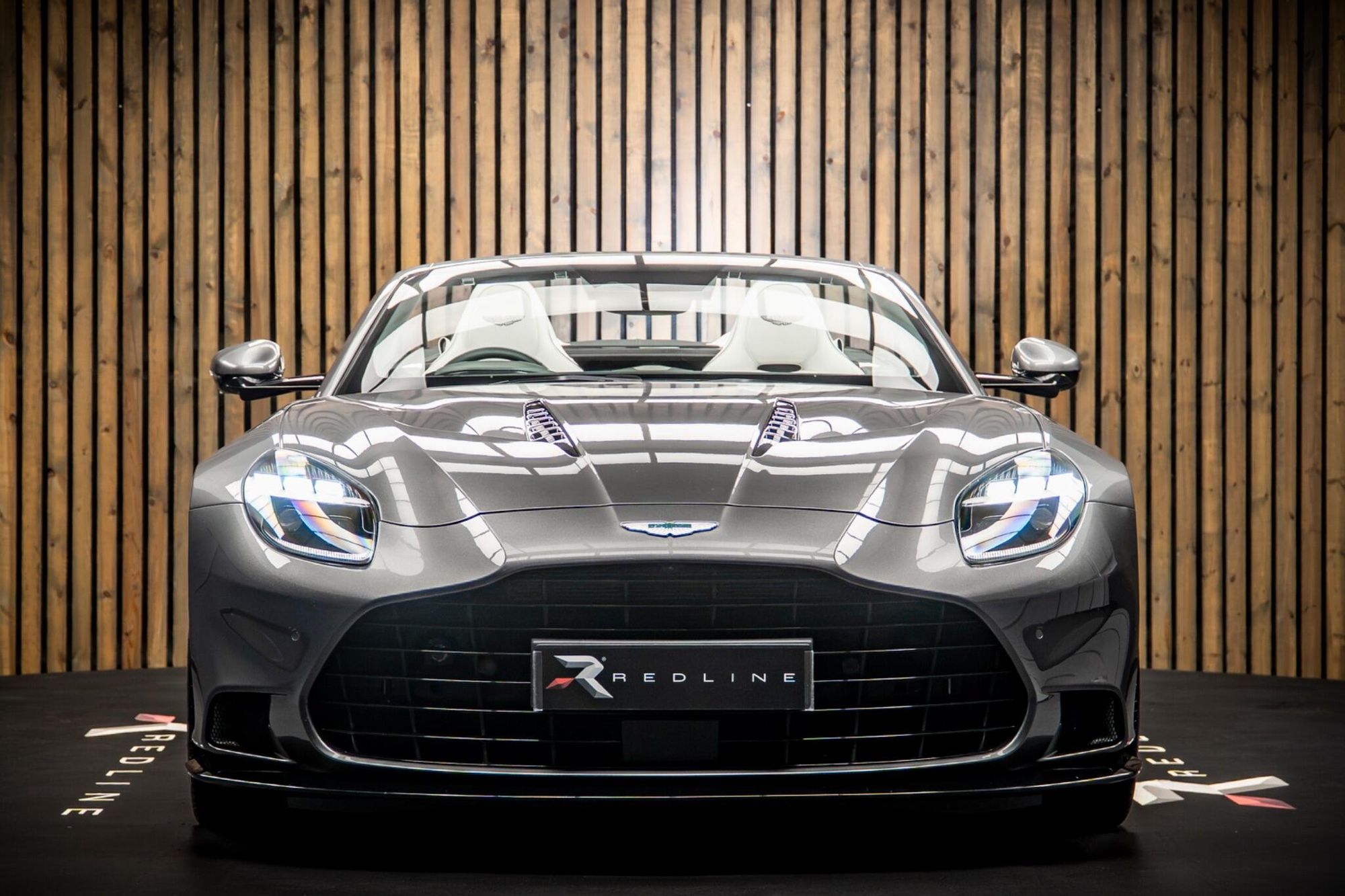 ASTON MARTIN VANQUISH CONVERTIBLE V12 Volante 2dr Auto for sale UK - Slide 5