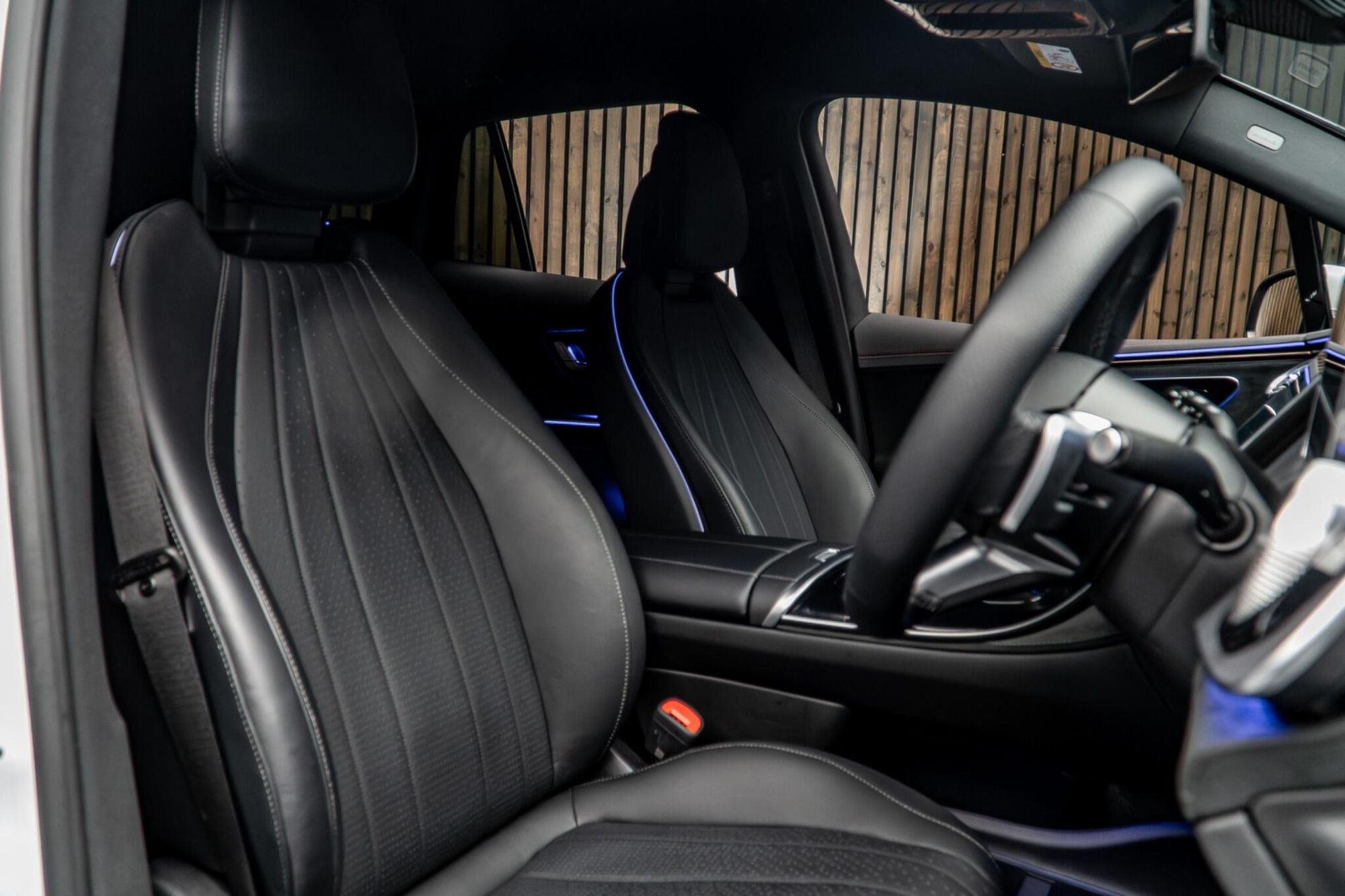 MERCEDES-BENZ EQE ESTATE 350+ 215kW AMG Line Edition 96kWh 5dr Auto for sale UK - Slide 2