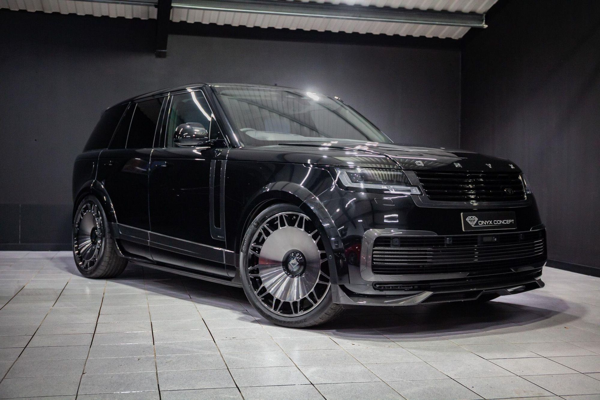 LAND ROVER RANGE ROVER ESTATE 4.4 P530 V8 Autobiography 4dr Auto for sale UK - Slide 6