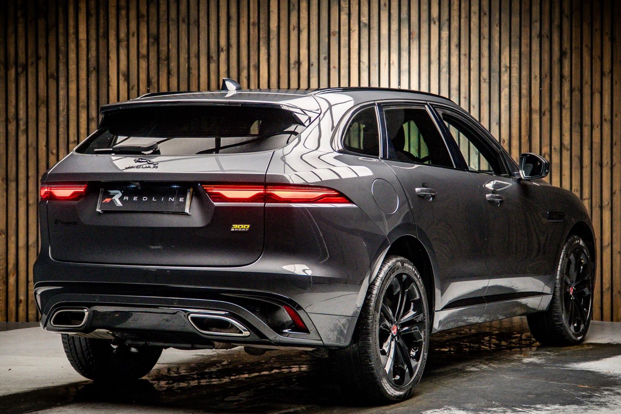 JAGUAR F-PACE DIESEL ESTATE 3.0 D300 Sport 5dr Auto AWD for sale UK - Slide 4