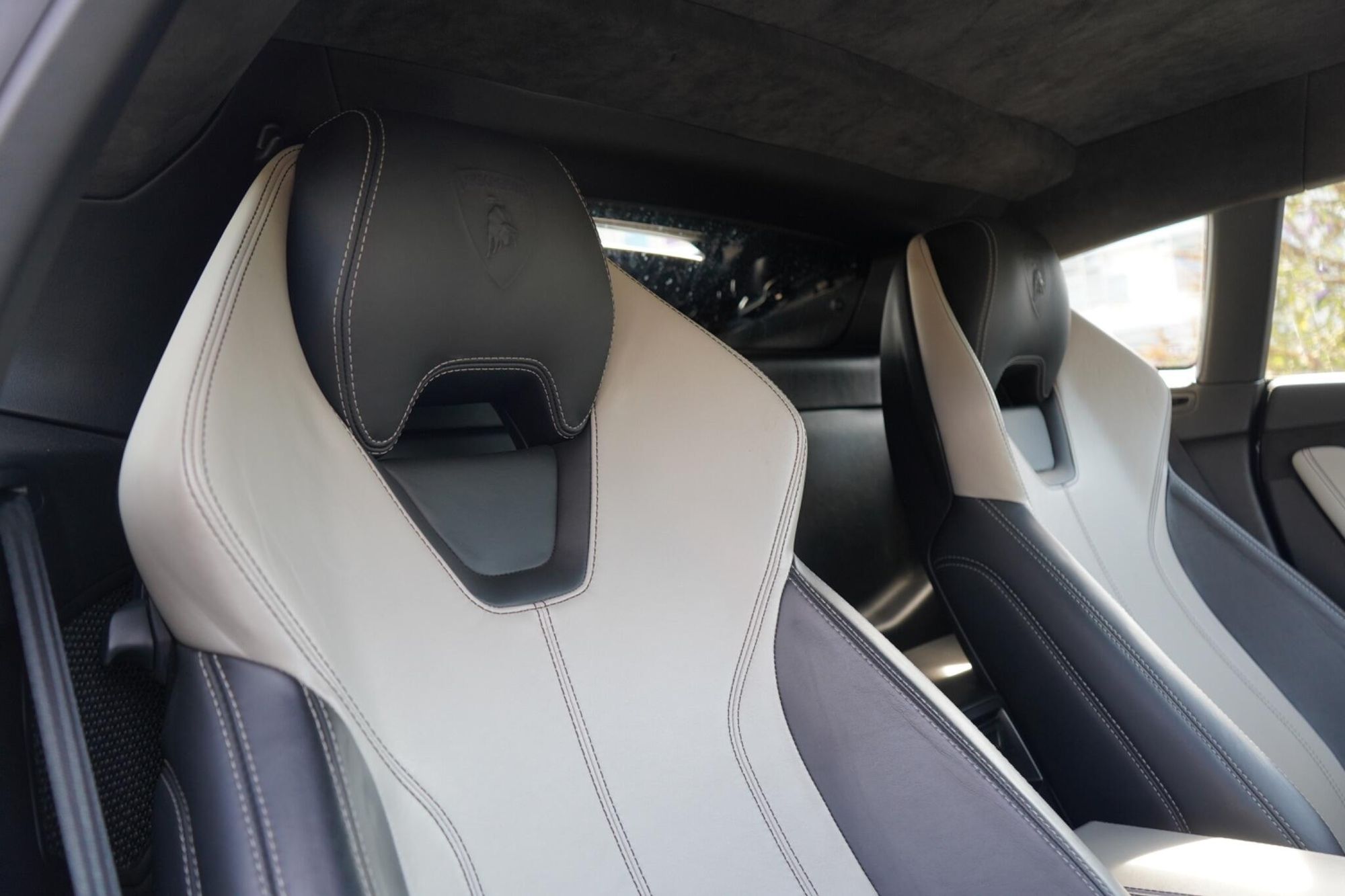 LAMBORGHINI HURACAN COUPE LP 610-4 2dr LDF for sale UK - Slide 3