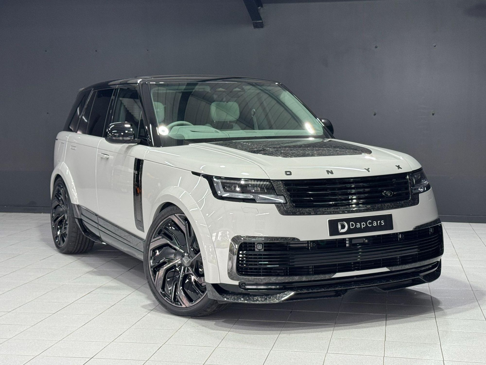 LAND ROVER RANGE ROVER ESTATE 4.4 P530 V8 SV 4dr Auto for sale UK