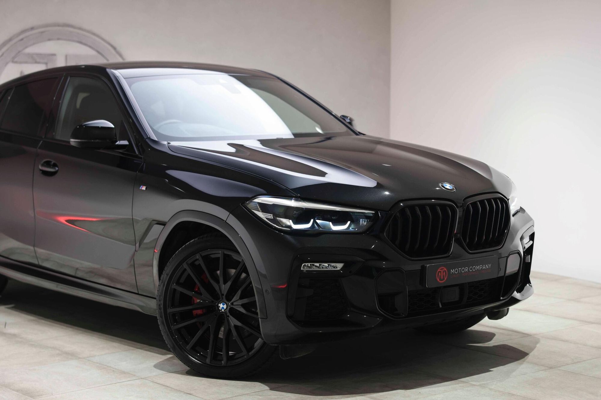 BMW X6 DIESEL ESTATE xDrive30d MHT M Sport 5dr Step Auto for sale UK - Slide 7