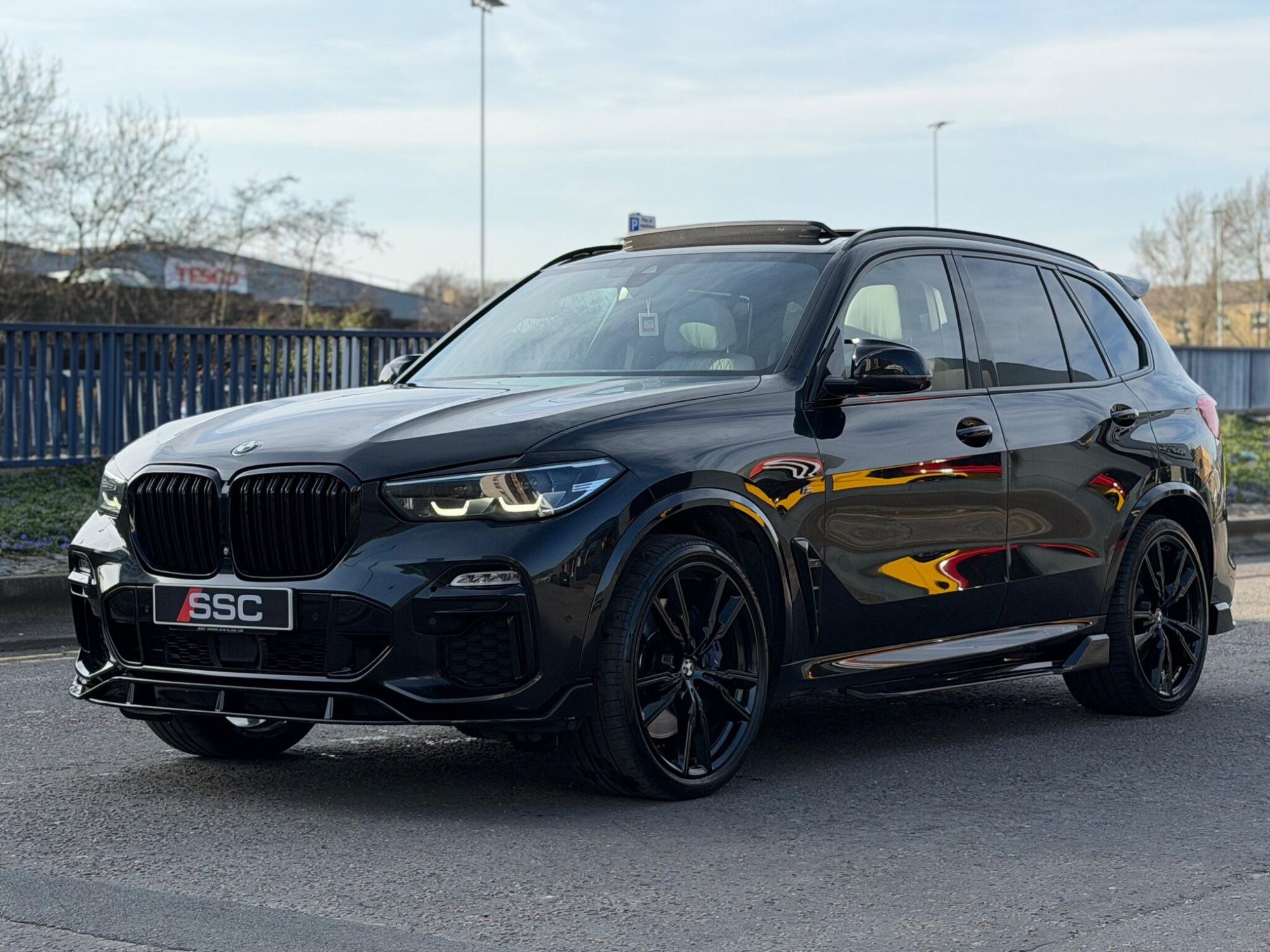 BMW X5 DIESEL ESTATE xDrive M50d 5dr Auto for sale UK - Slide 8