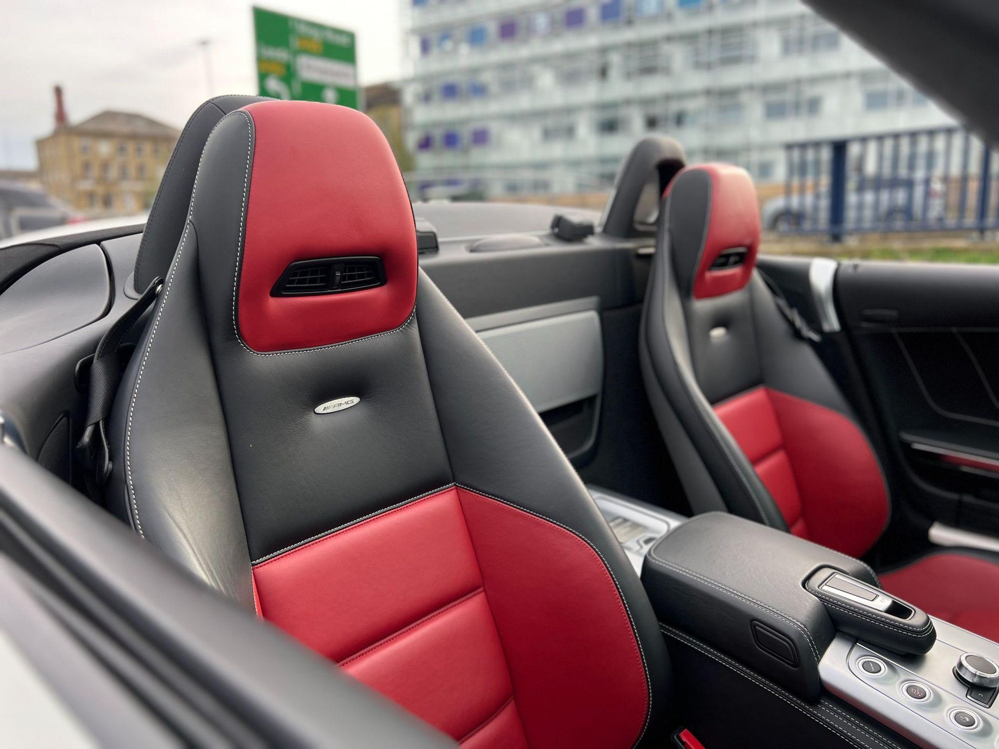 MERCEDES-BENZ SLS AMG ROADSTER SLS 63 2dr Auto for sale UK - Slide 3