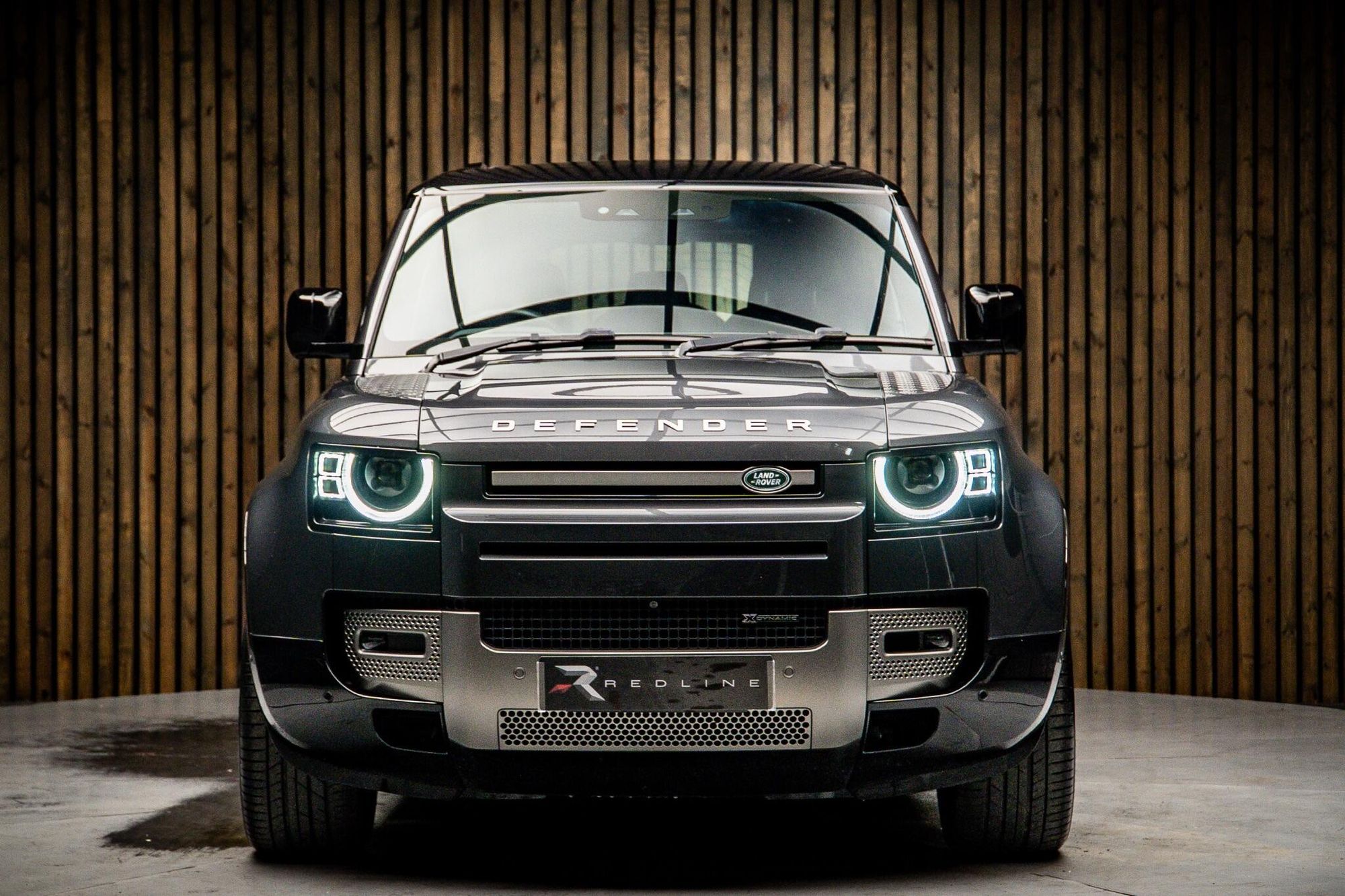 LAND ROVER DEFENDER DIESEL ESTATE 3.0 D300 X-Dynamic SE 130 5dr Auto for sale UK - Slide 5