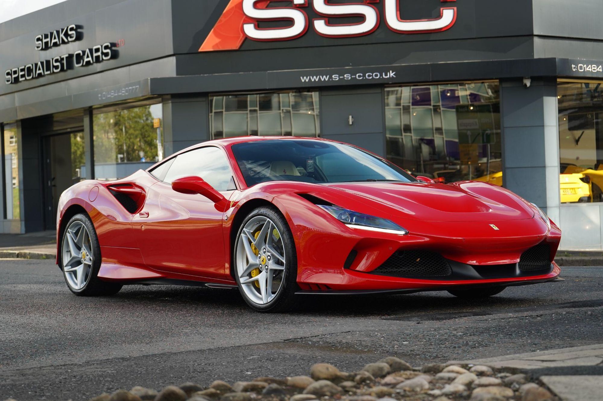 FERRARI F8 TRIBUTO 2dr Auto for sale UK - Slide 4