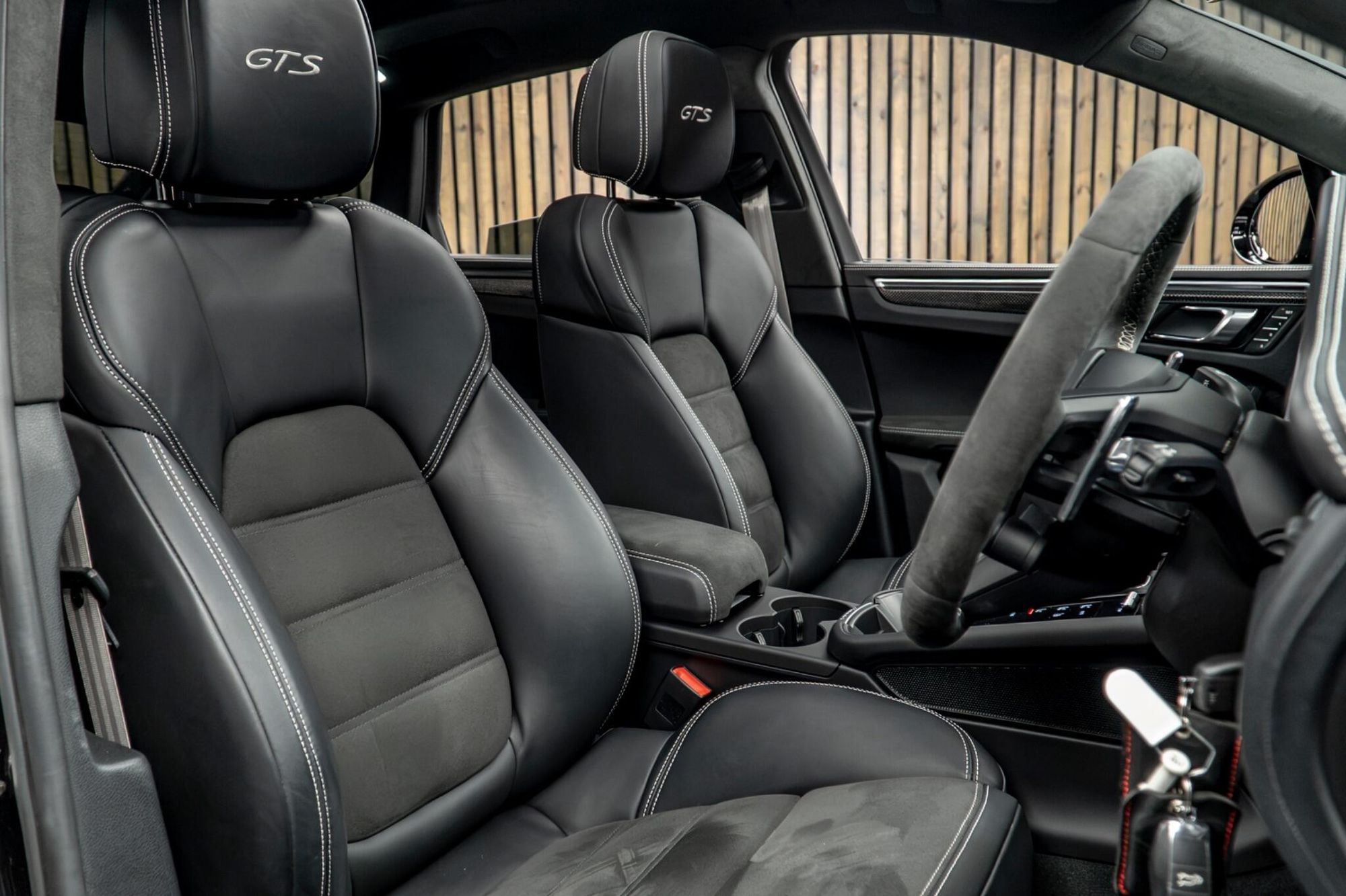 PORSCHE MACAN ESTATE GTS 5dr PDK for sale UK - Slide 2