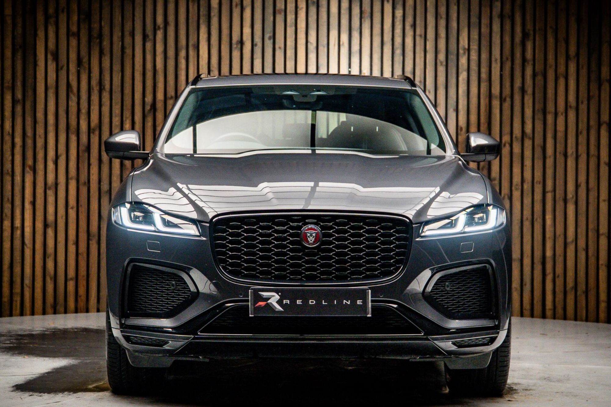 JAGUAR F-PACE DIESEL ESTATE 3.0 D300 Sport 5dr Auto AWD for sale UK - Slide 5
