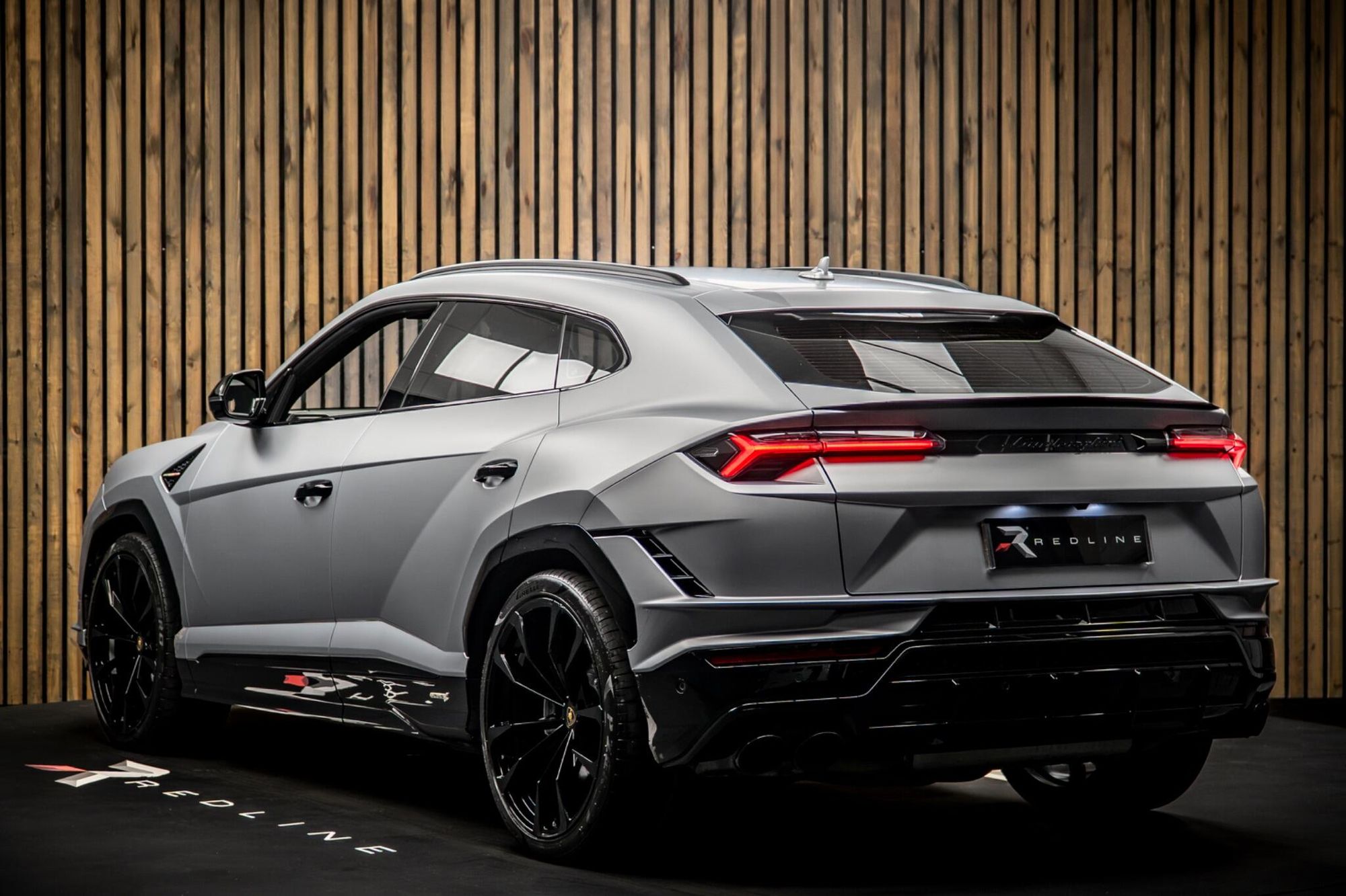 LAMBORGHINI URUS ESTATE 4.0T FSI V8 S 5dr Auto for sale UK - Slide 3