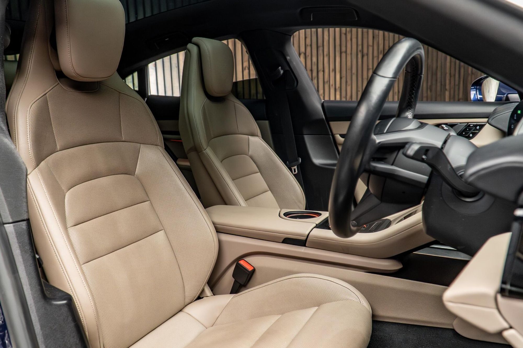 PORSCHE TAYCAN SALOON 420kW 4S 93kWh 4dr Auto for sale UK - Slide 2