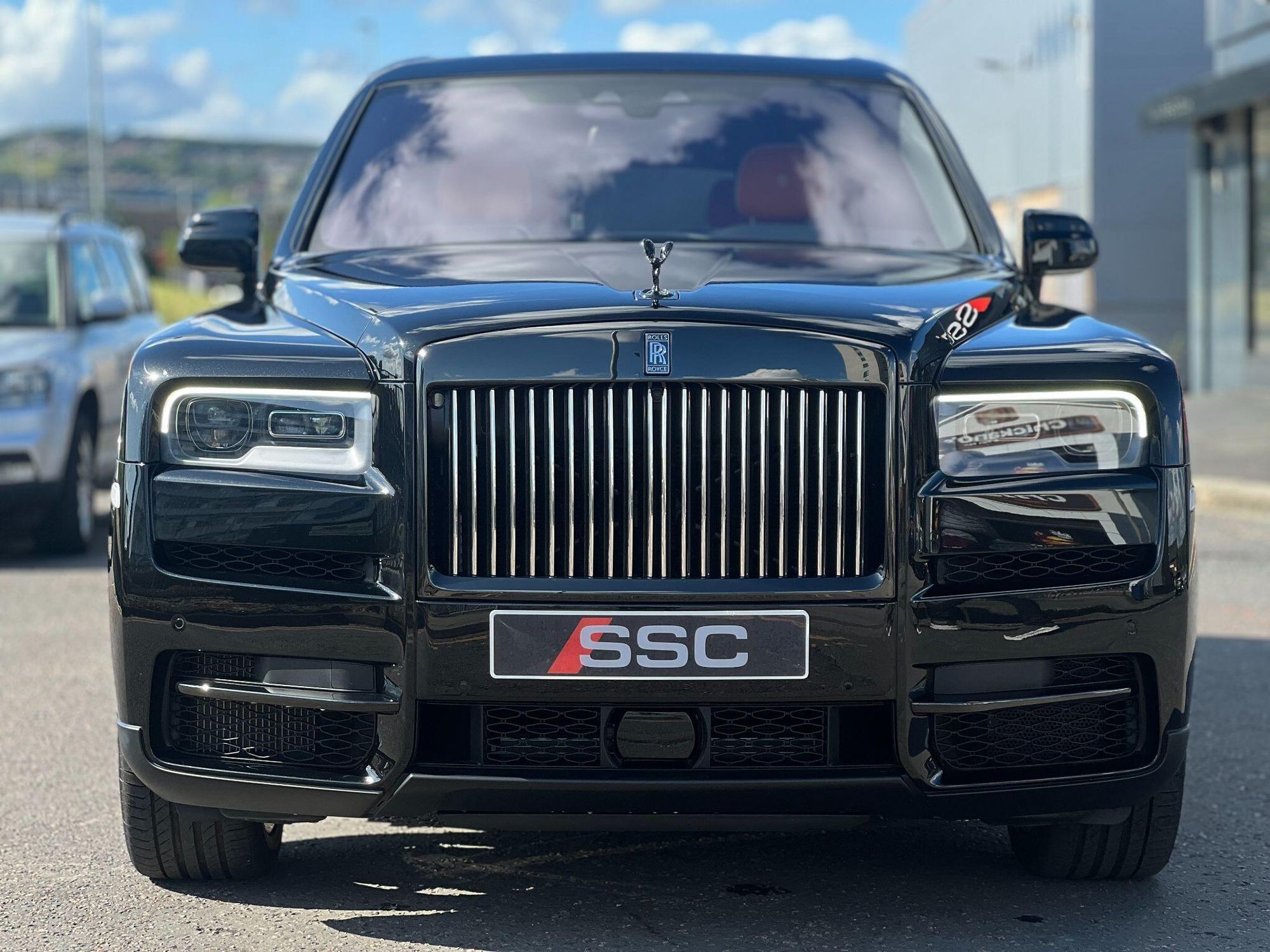 ROLLS-ROYCE CULLINAN ESTATE Black Badge 5dr Auto for sale UK - Slide 7