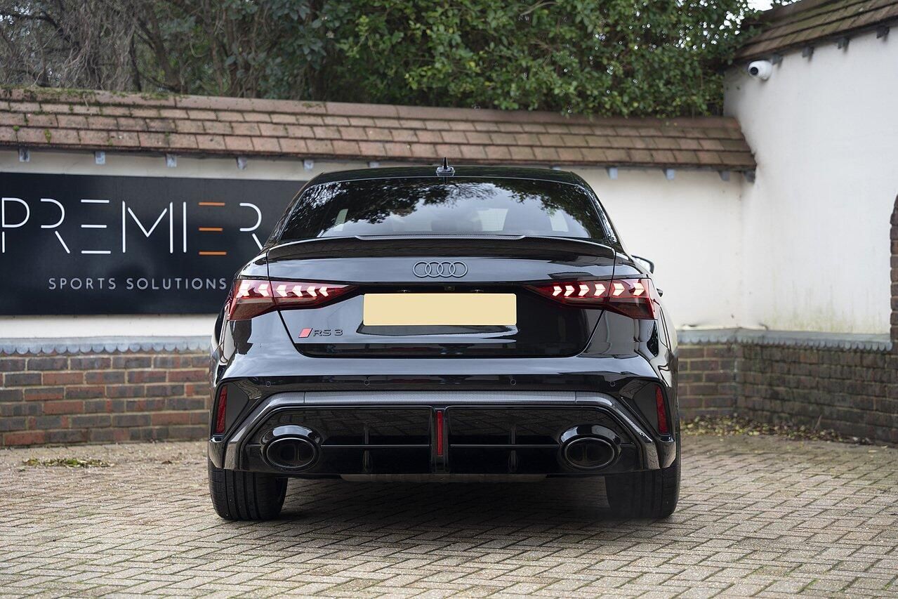 AUDI RS3 RS 3 SALOON RS 3 TFSI Quattro Carbon Vorsprung 4dr S Tronic for sale UK - Slide 6