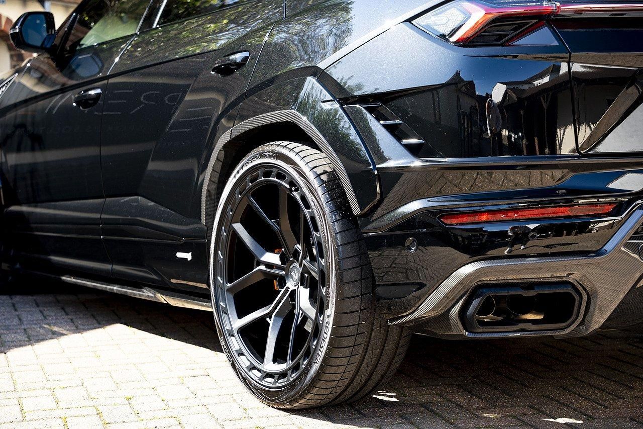 LAMBORGHINI URUS ESTATE 4.0T FSI V8 S 5dr Auto for sale UK - Slide 6