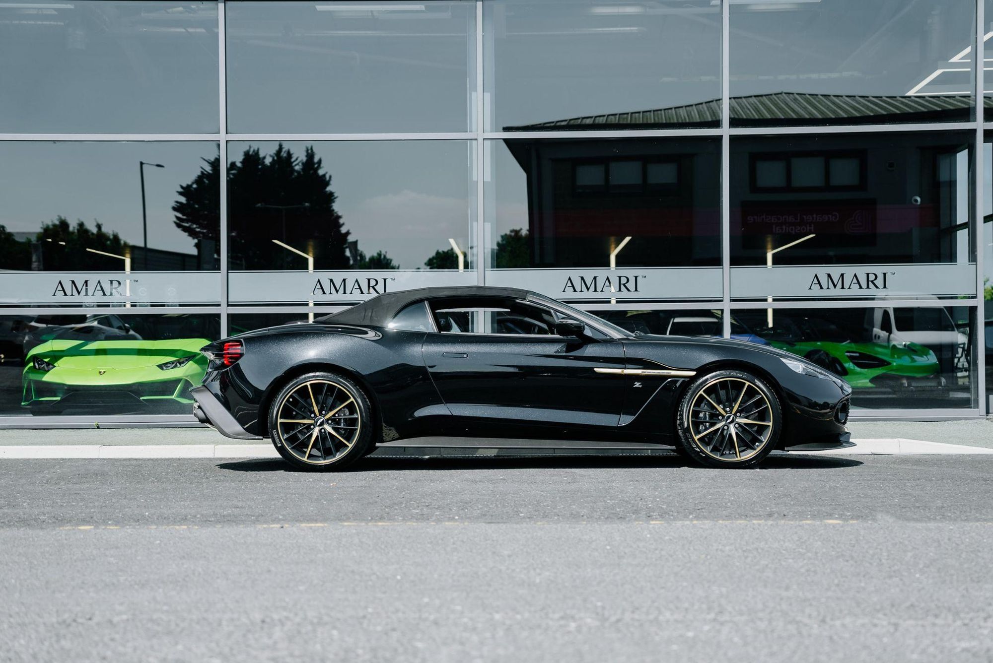 ASTON MARTIN VANQUISH CONVERTIBLE V12 Zegato Volante 2dr Auto for sale UK - Slide 2