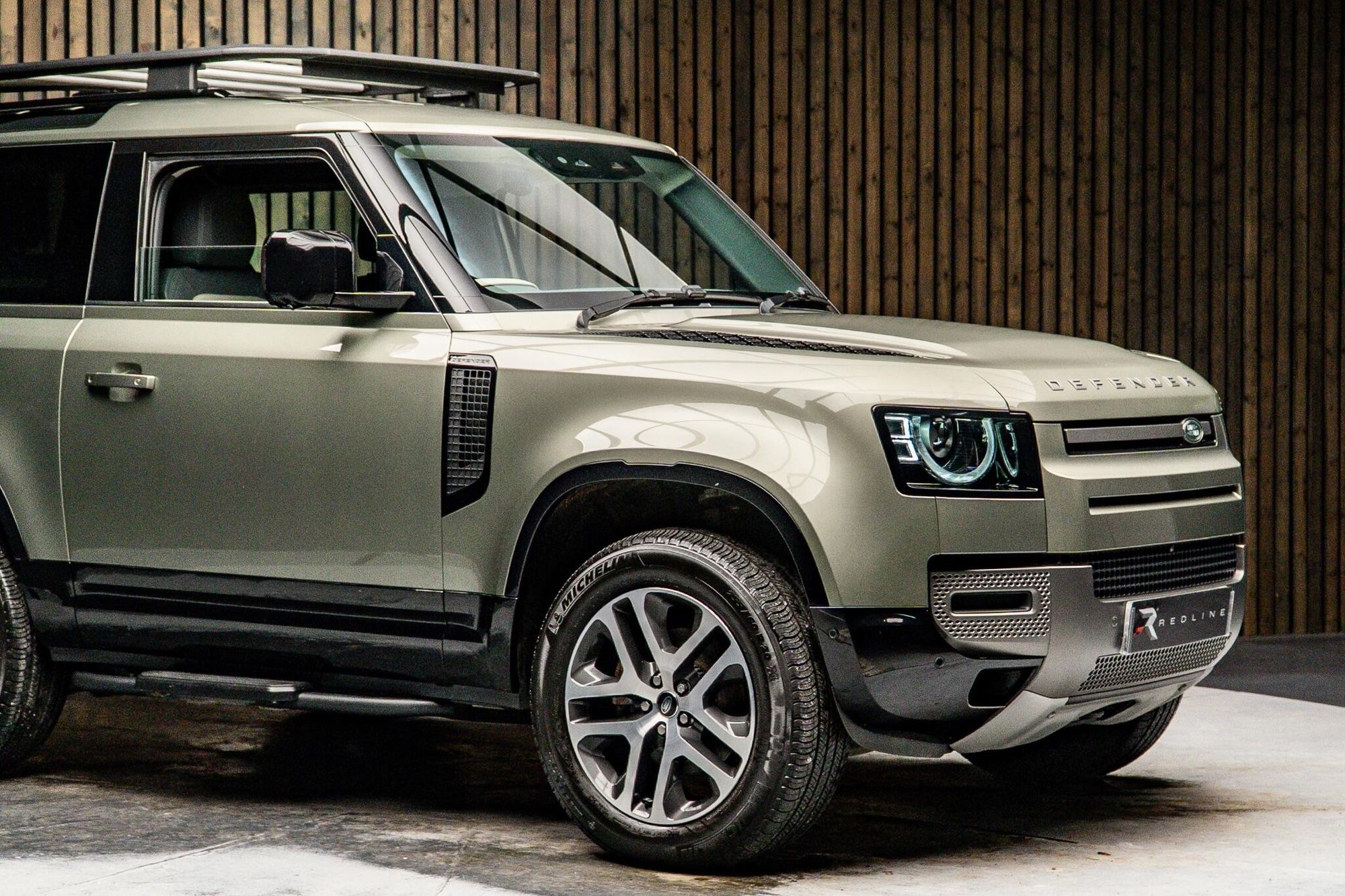 LAND ROVER DEFENDER ESTATE 2.0 P300 X-Dynamic SE 90 3dr Auto for sale UK - Slide 10