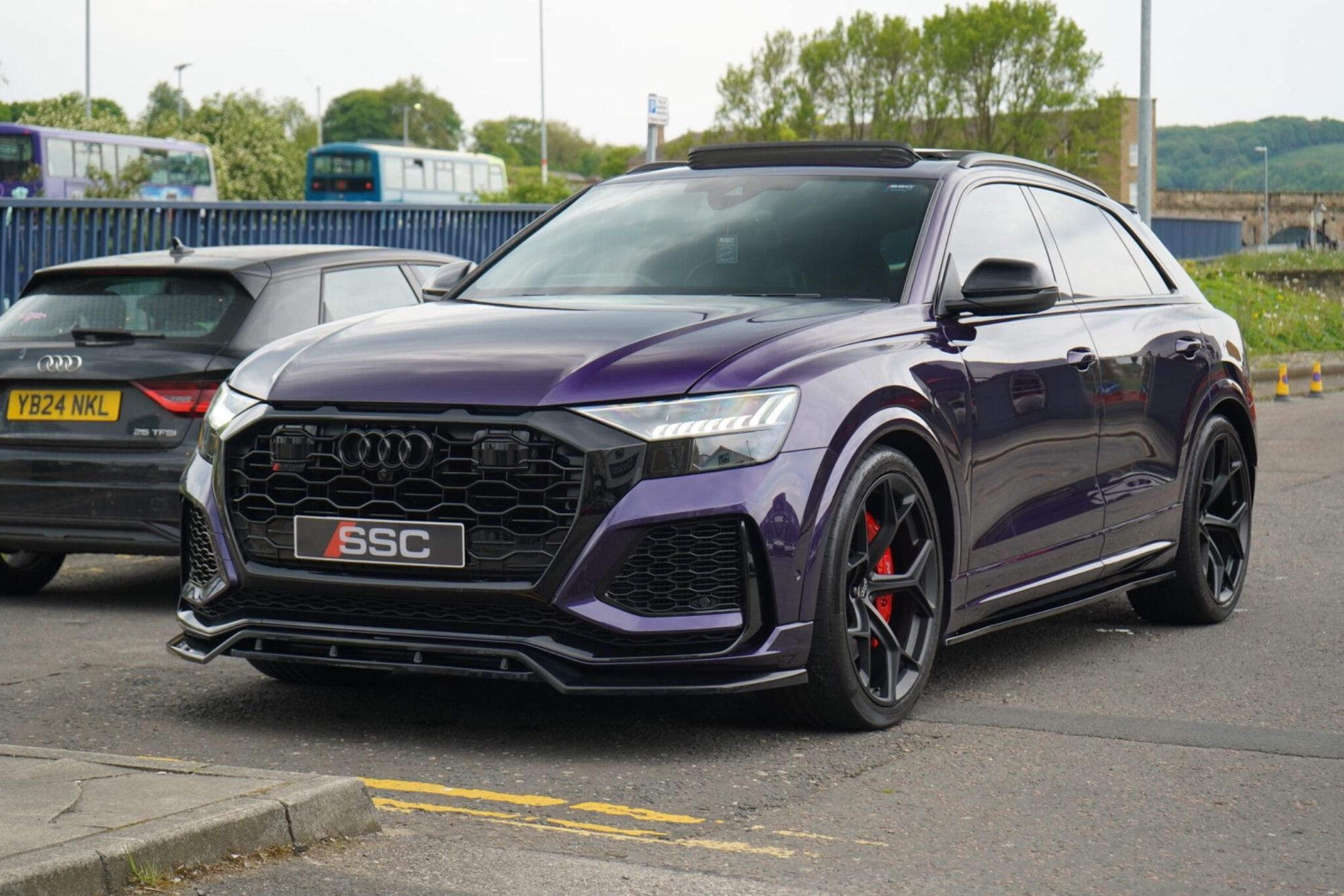 AUDI Q8 ESTATE SQ8 TFSI Quattro Vorsprung 5dr Tiptronic for sale UK - Slide 6