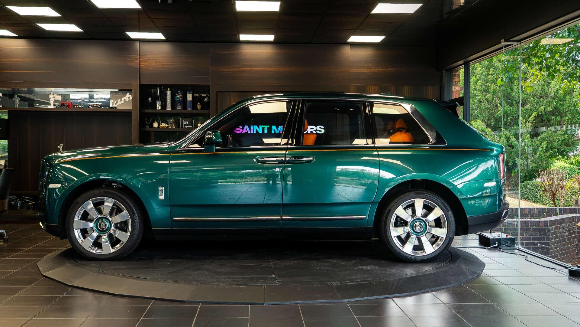 ROLLS-ROYCE CULLINAN ESTATE 5dr Auto for sale UK - Slide 10