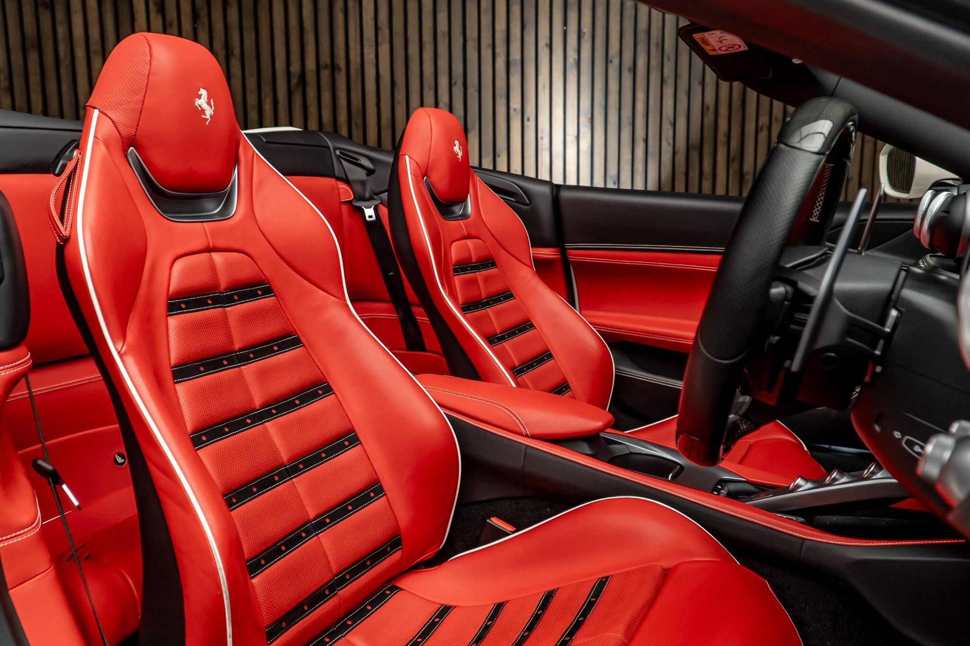 FERRARI PORTOFINO CONVERTIBLE GT 2dr Auto for sale UK - Slide 2