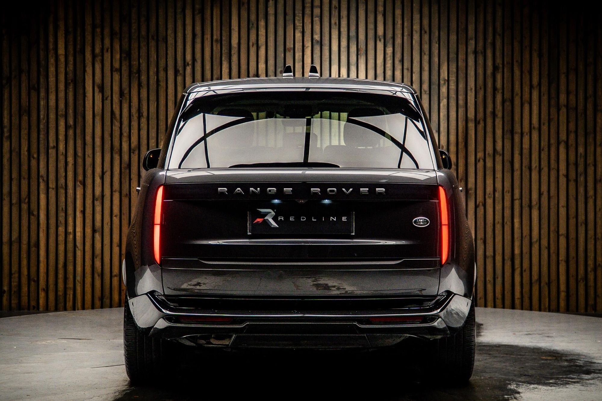 LAND ROVER RANGE ROVER DIESEL ESTATE 3.0 D300 SE 4dr Auto for sale UK - Slide 6