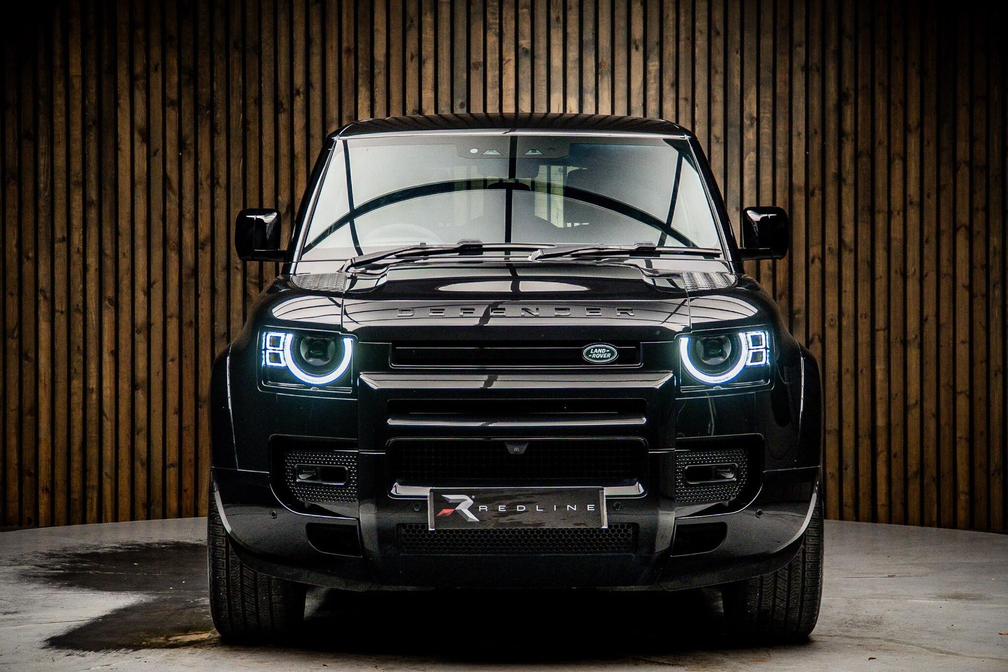 LAND ROVER DEFENDER ESTATE 5.0 P525 V8 90 3dr Auto for sale UK - Slide 5