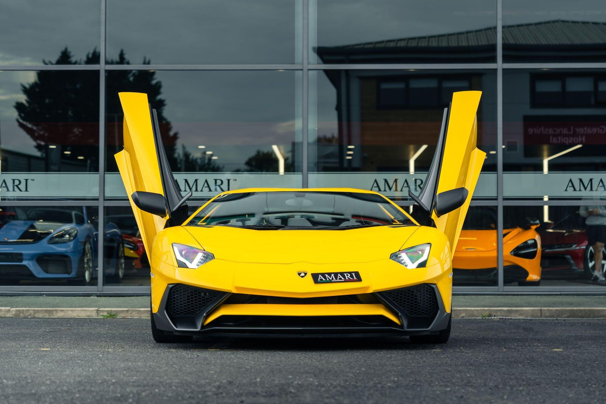 LAMBORGHINI AVENTADOR COUPE LP 750-4 Superveloce 2dr ISR for sale UK - Slide 7