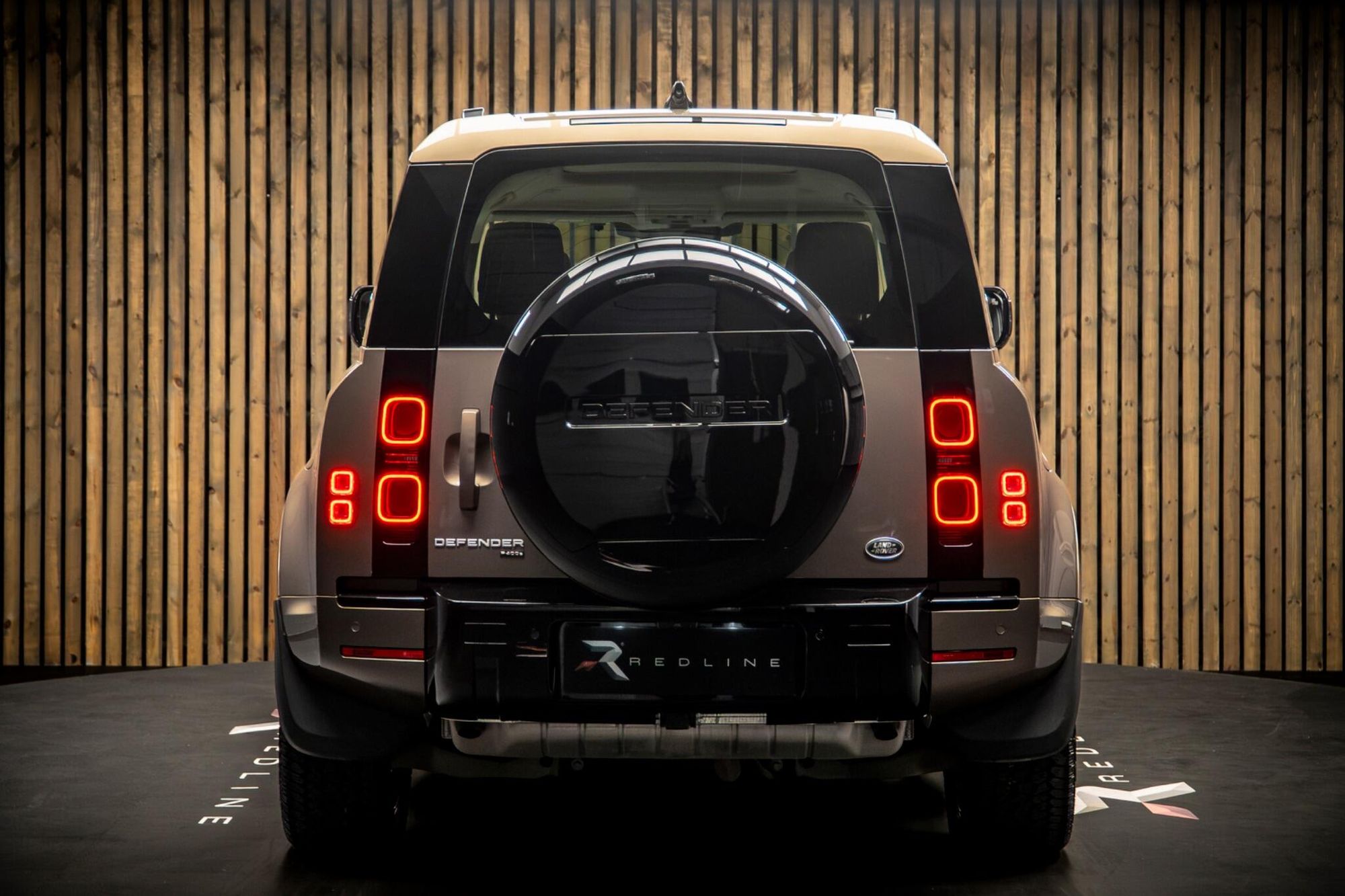 LAND ROVER DEFENDER ESTATE SPECIAL EDITIONS 2.0 P400e XS Edition 110 5dr Auto for sale UK - Slide 6