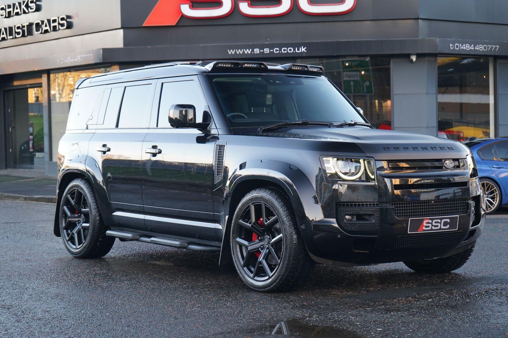 LAND ROVER DEFENDER ESTATE SPECIAL EDITIONS 3.0 P400 XS Edition 110 5dr Auto for sale UK - Slide 6