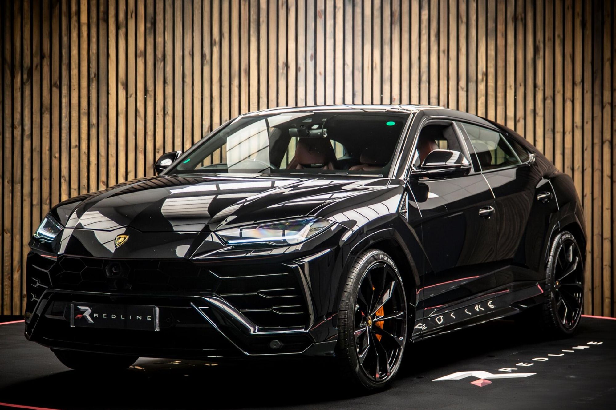 LAMBORGHINI URUS ESTATE 4.0T FSI V8 5dr Auto for sale UK - Slide 8