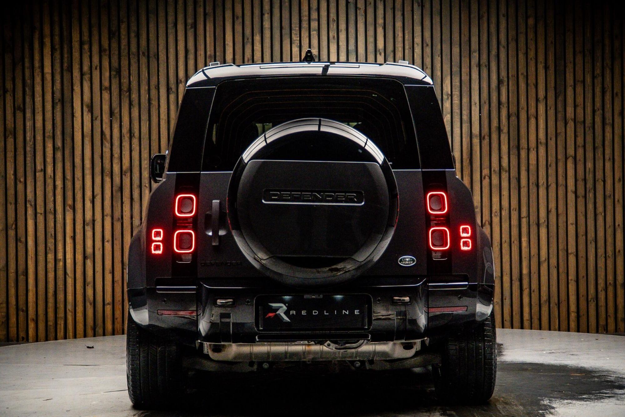 LAND ROVER DEFENDER ESTATE 2.0 P400e X 110 5dr Auto for sale UK - Slide 6