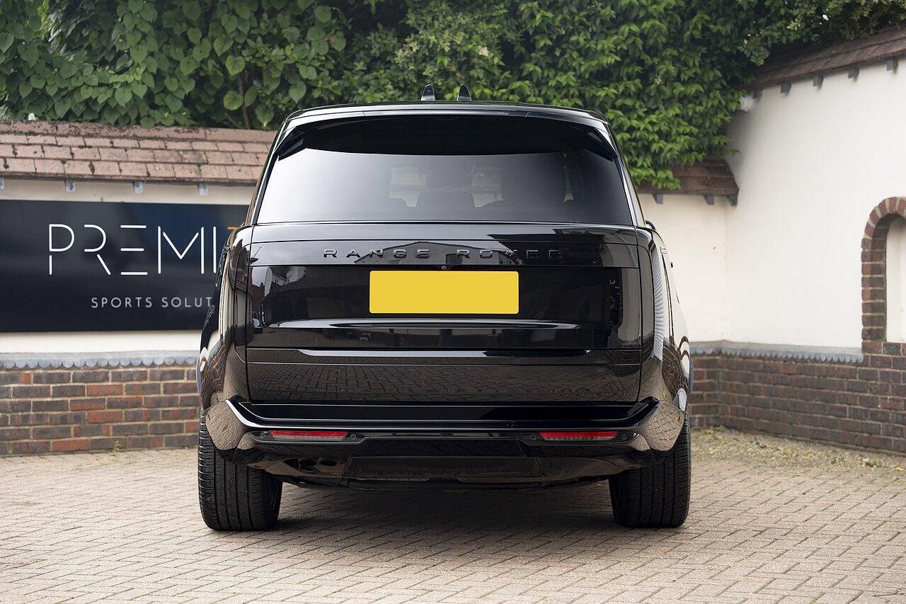 LAND ROVER RANGE ROVER DIESEL ESTATE 3.0 D350 Autobiography 4dr Auto for sale UK - Slide 5