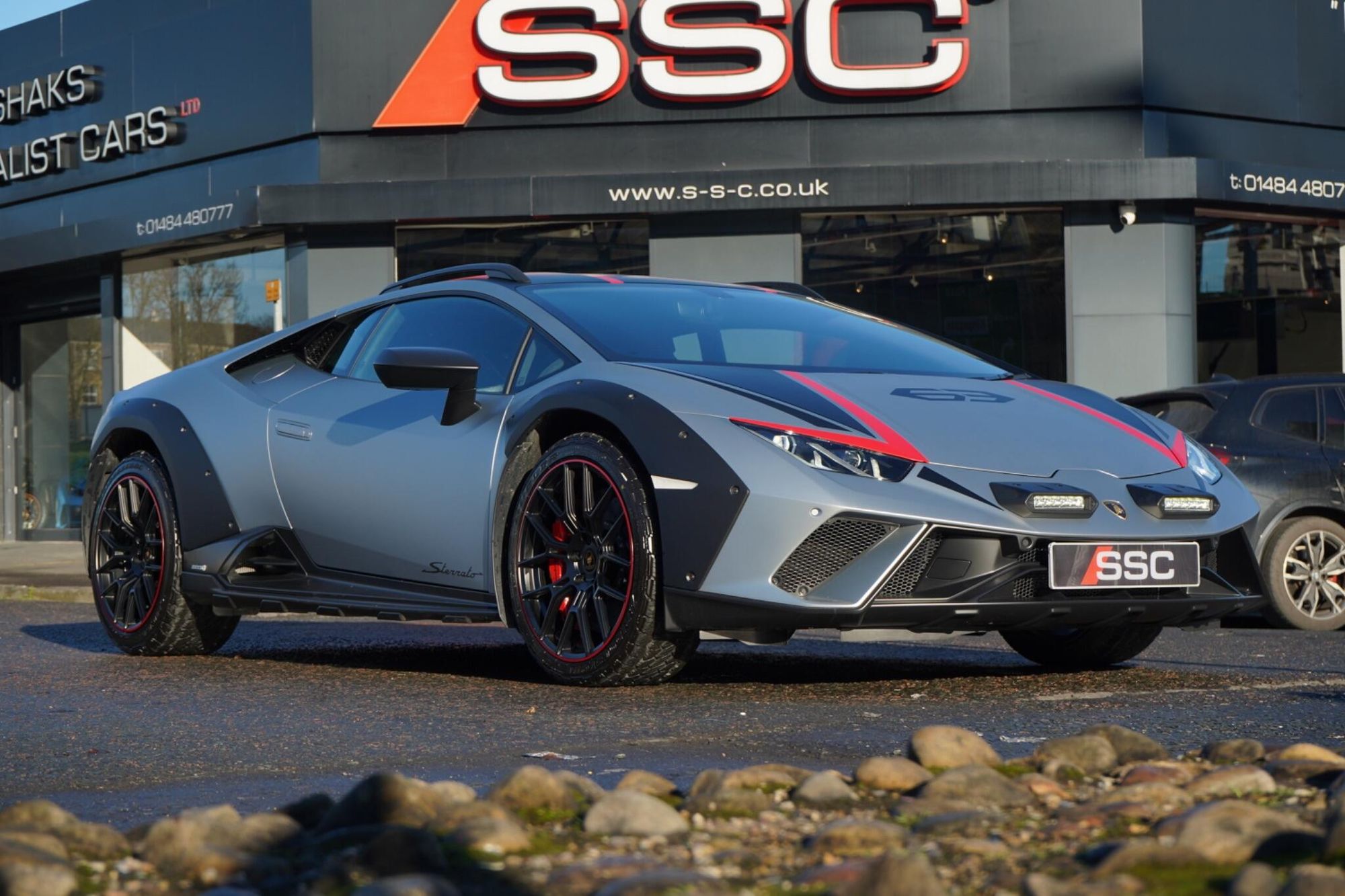 LAMBORGHINI HURACAN EVO COUPE 5.2 V10 610 Sterrato 2dr Auto AWD for sale UK - Slide 4
