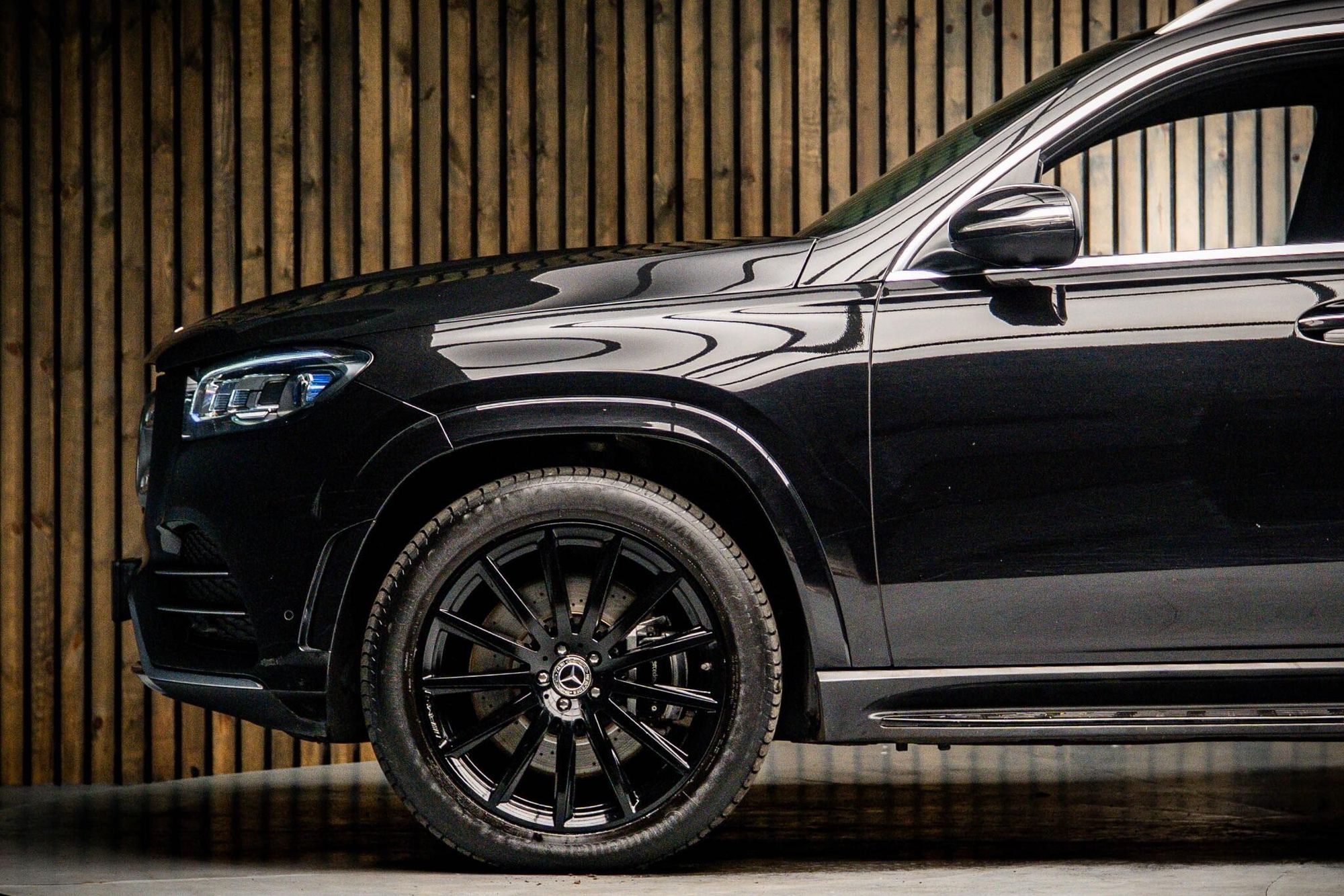 MERCEDES-BENZ GLS DIESEL ESTATE GLS 400d 4Matic AMG Line Premium 5dr 9G-Tronic for sale UK - Slide 9