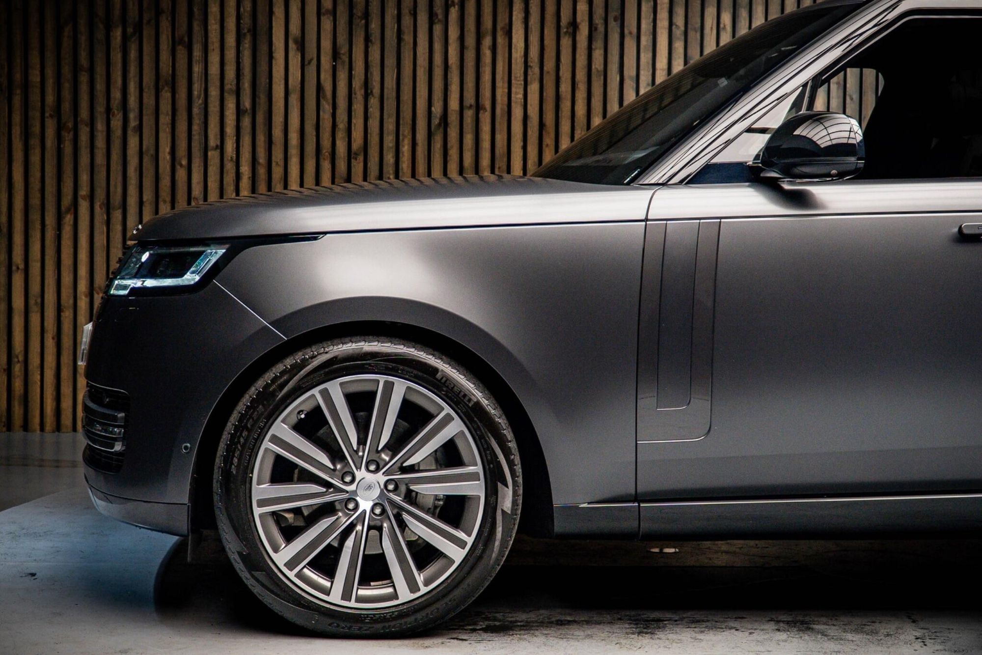 LAND ROVER RANGE ROVER DIESEL ESTATE 3.0 D350 HSE 4dr Auto for sale UK - Slide 9