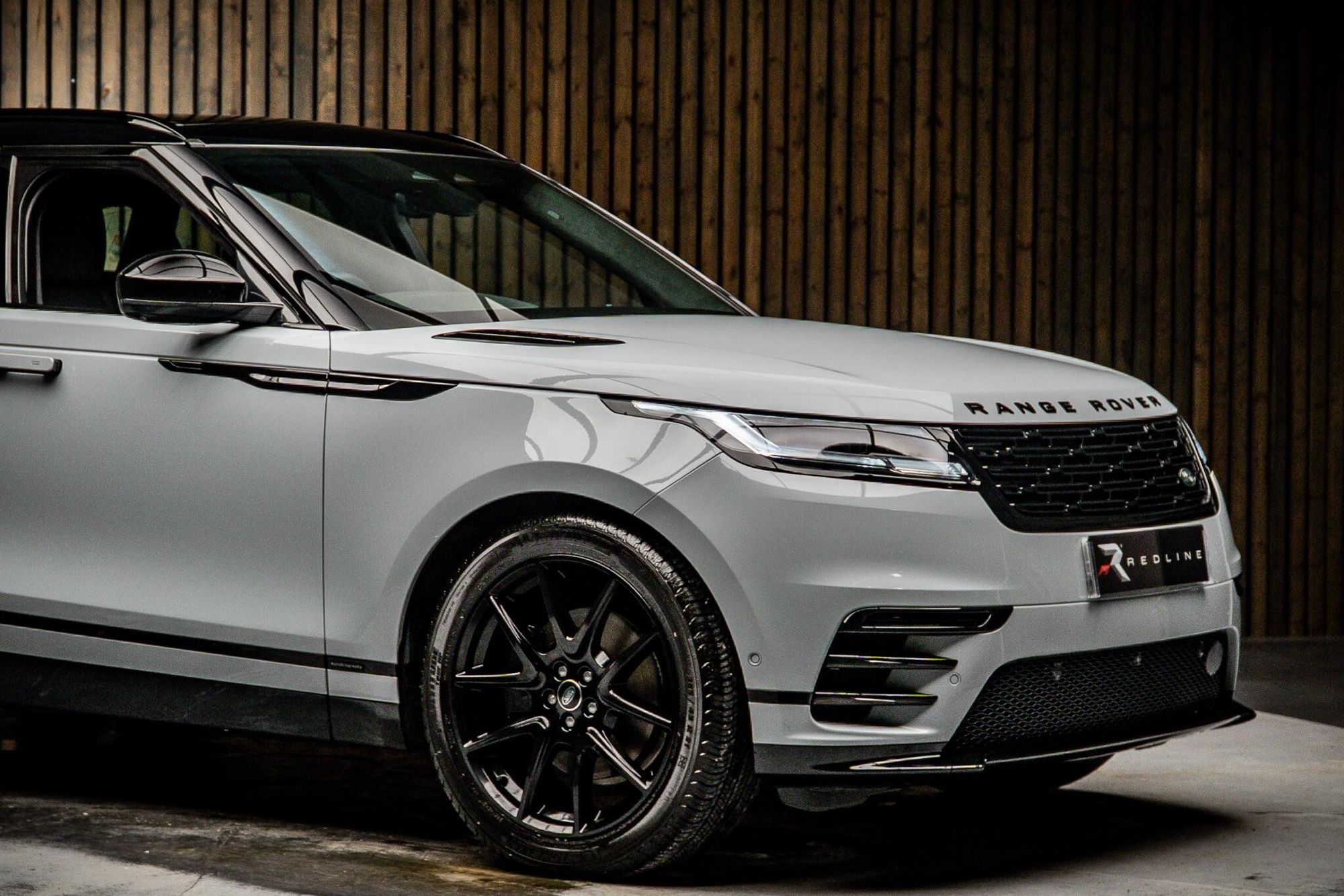 LAND ROVER RANGE ROVER VELAR DIESEL ESTATE 2.0 D200 MHEV Autobiography 5dr Auto [Revised] for sale UK - Slide 10