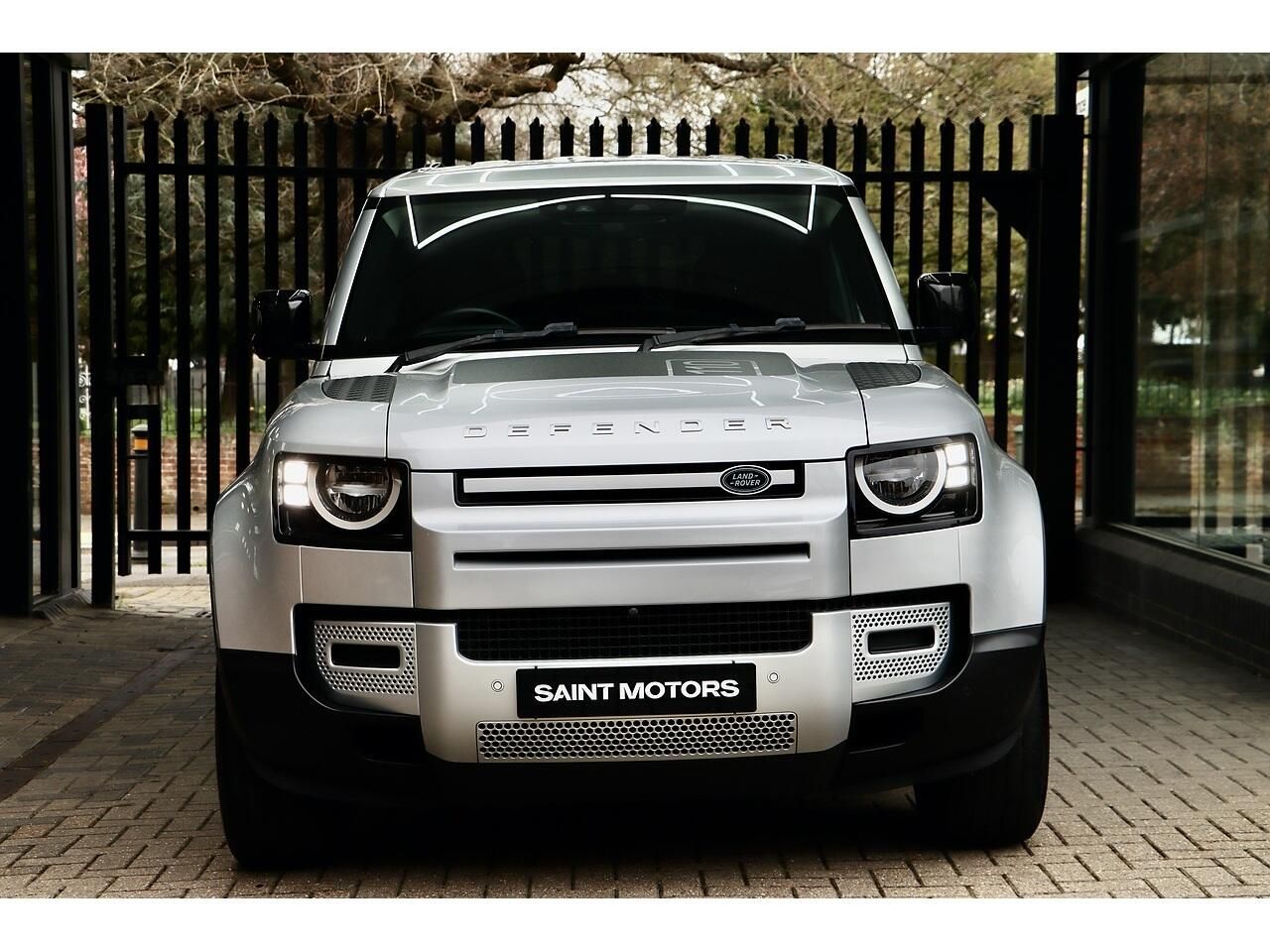 LAND ROVER DEFENDER DIESEL ESTATE 2.0 D240 S 110 5dr Auto for sale UK - Slide 2