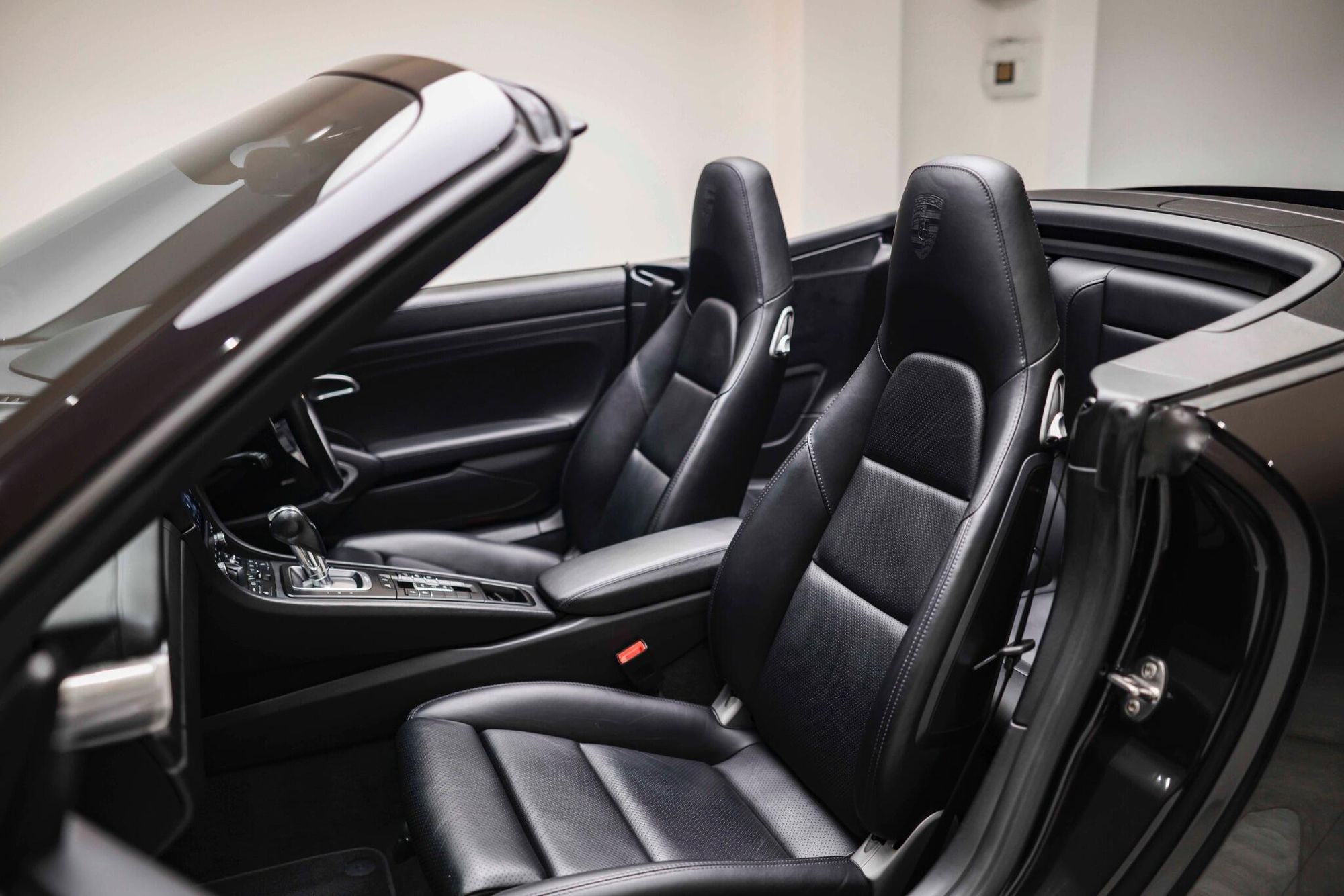 PORSCHE 911 [991] CARRERA 4 CABRIOLET S 2dr PDK for sale UK - Slide 3