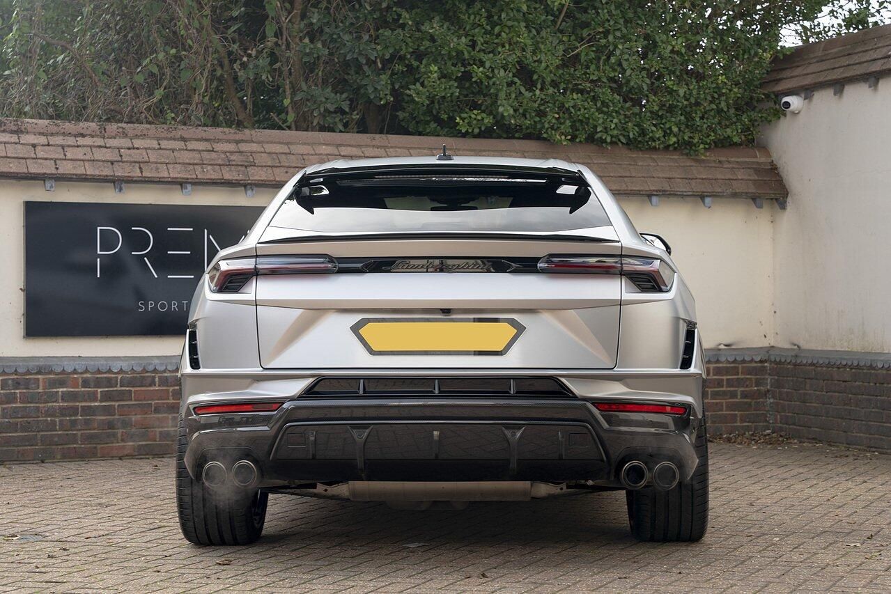 LAMBORGHINI URUS ESTATE 4.0T FSI V8 Performante 5dr Auto for sale UK - Slide 4